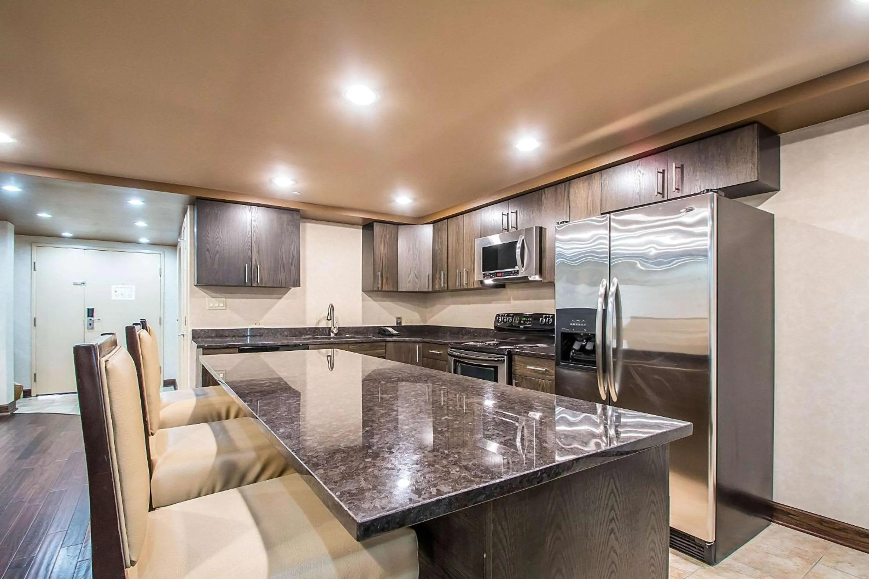 Bedroom in Clarion Inn Elmhurst - Oak Brook near I-88, I-290, I-294