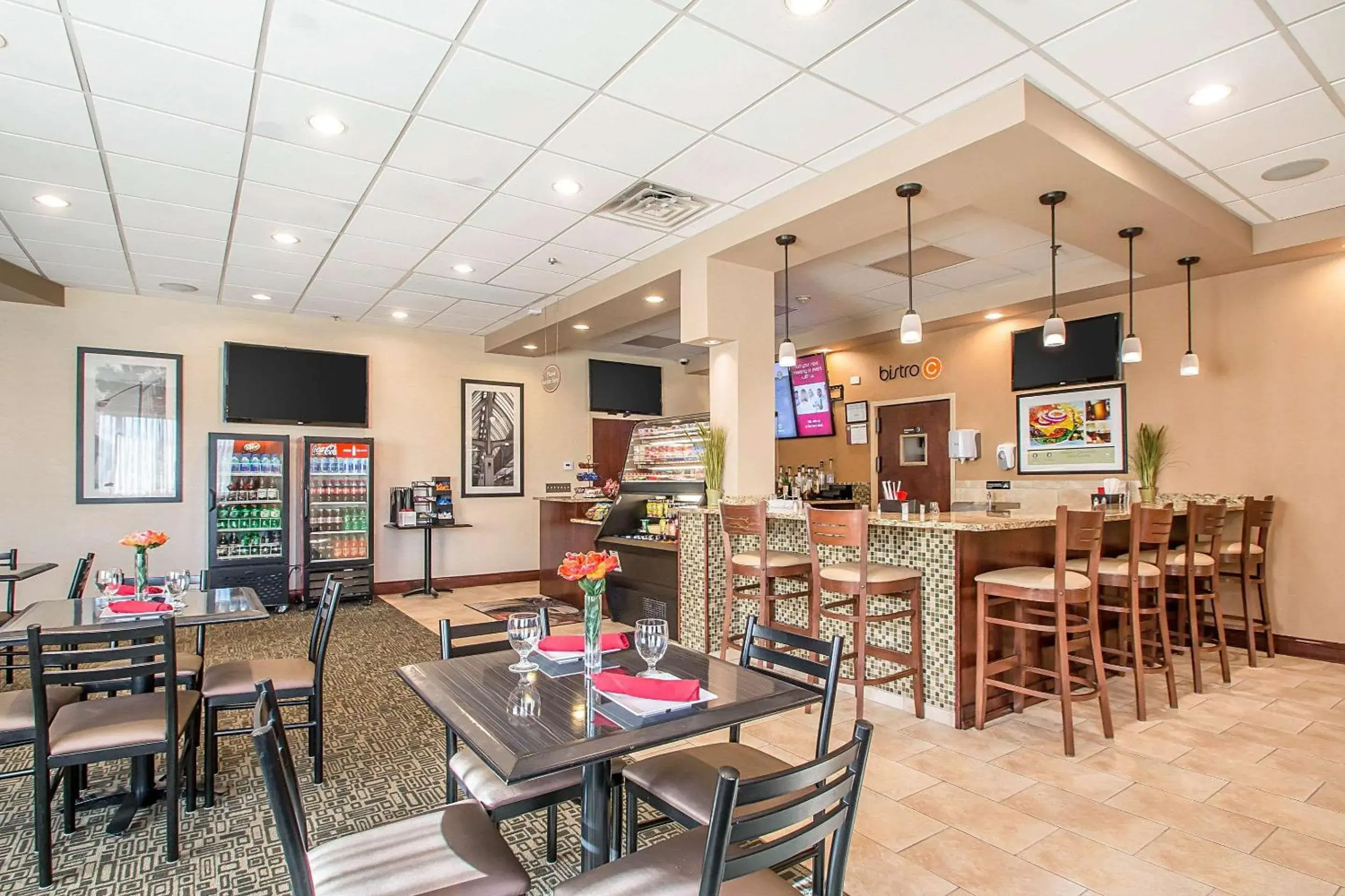 Restaurant/places to eat in Clarion Inn Elmhurst - Oak Brook near I-88, I-290, I-294 Restaurant/places to eat in Clarion Inn Elmhurst - Oak Brook near I-88, I-290, I-294