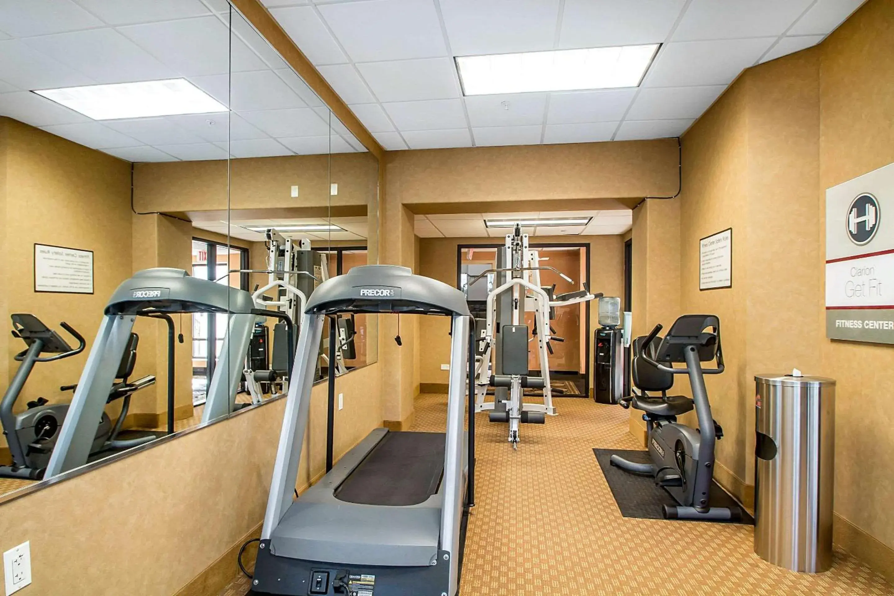 Fitness centre/facilities in Clarion Inn Elmhurst - Oak Brook near I-88, I-290, I-294 Fitness centre/facilities in Clarion Inn Elmhurst - Oak Brook near I-88, I-290, I-294