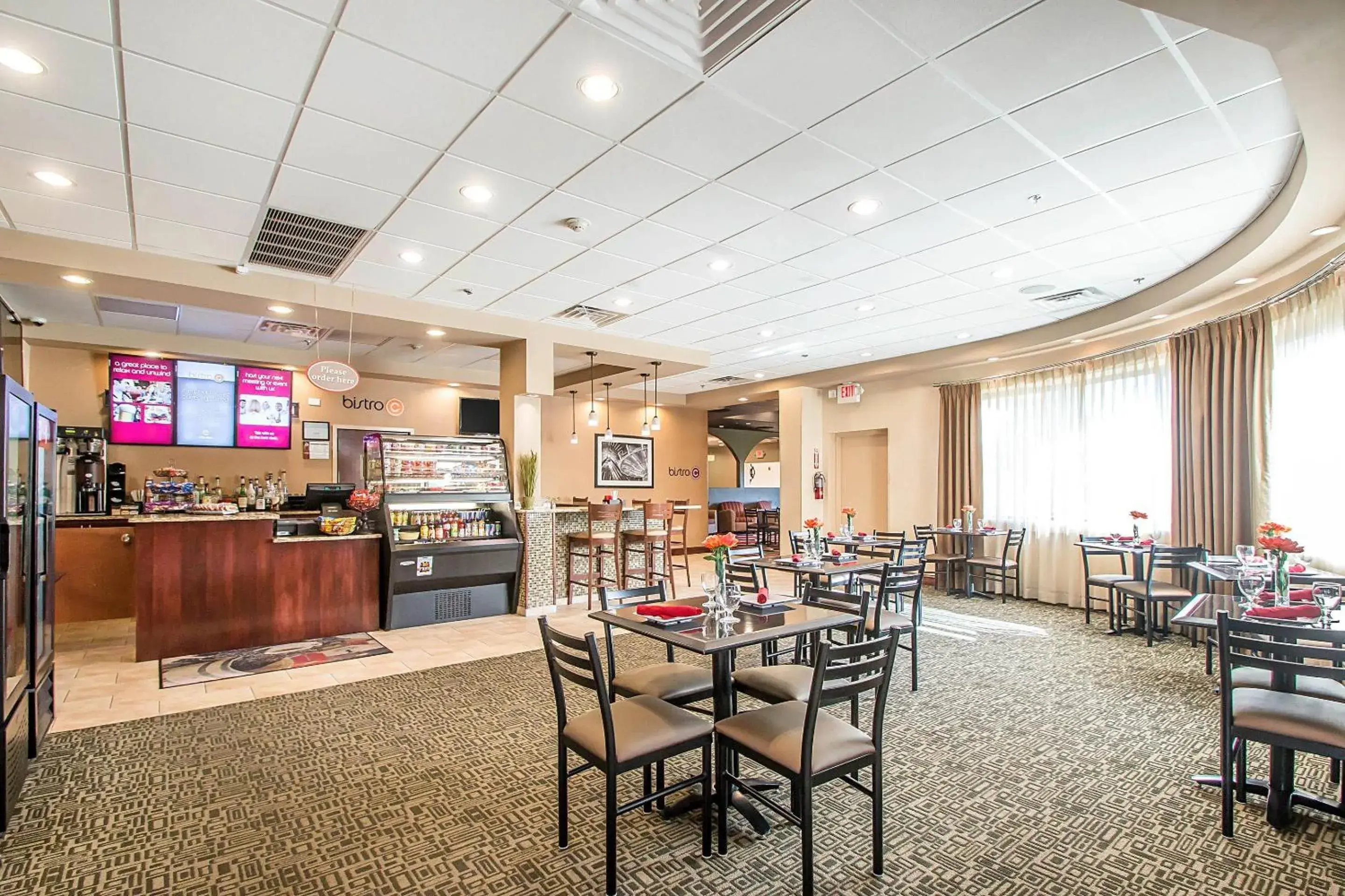 Restaurant/places to eat in Clarion Inn Elmhurst - Oak Brook near I-88, I-290, I-294 Restaurant/places to eat in Clarion Inn Elmhurst - Oak Brook near I-88, I-290, I-294