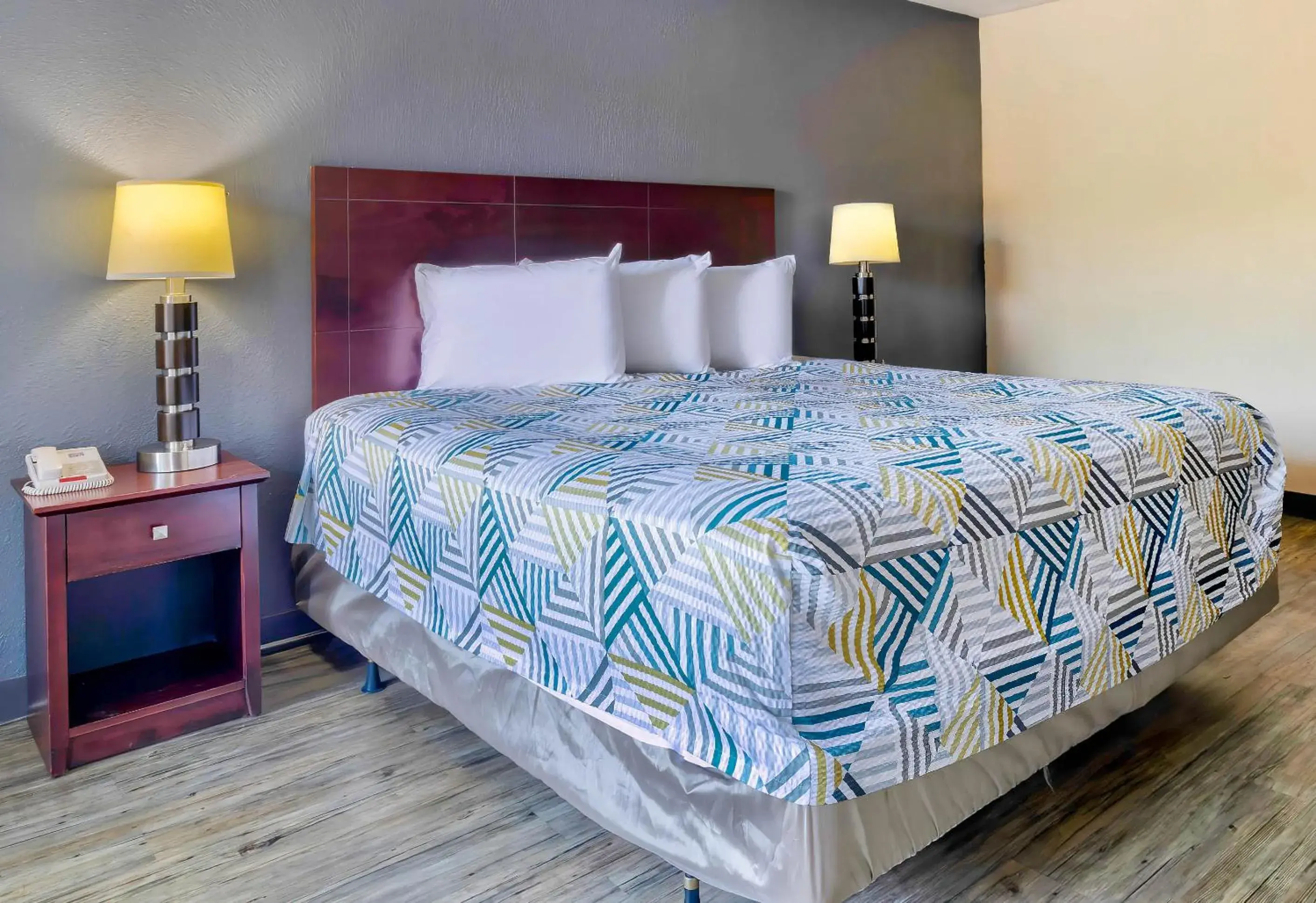 Bed in Motel 6 Effingham, IL Bed in Motel 6 Effingham, IL