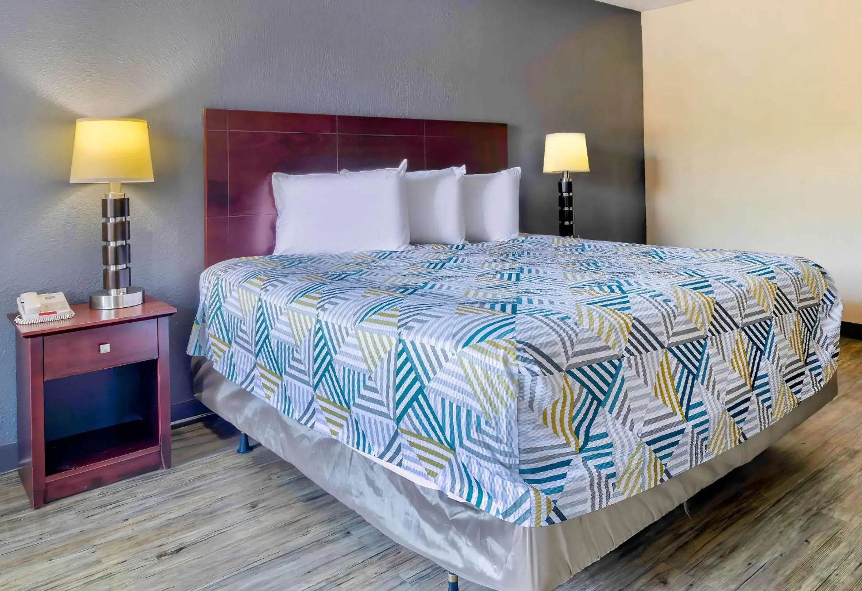 Bed in Motel 6 Effingham, IL Bed in Motel 6 Effingham, IL