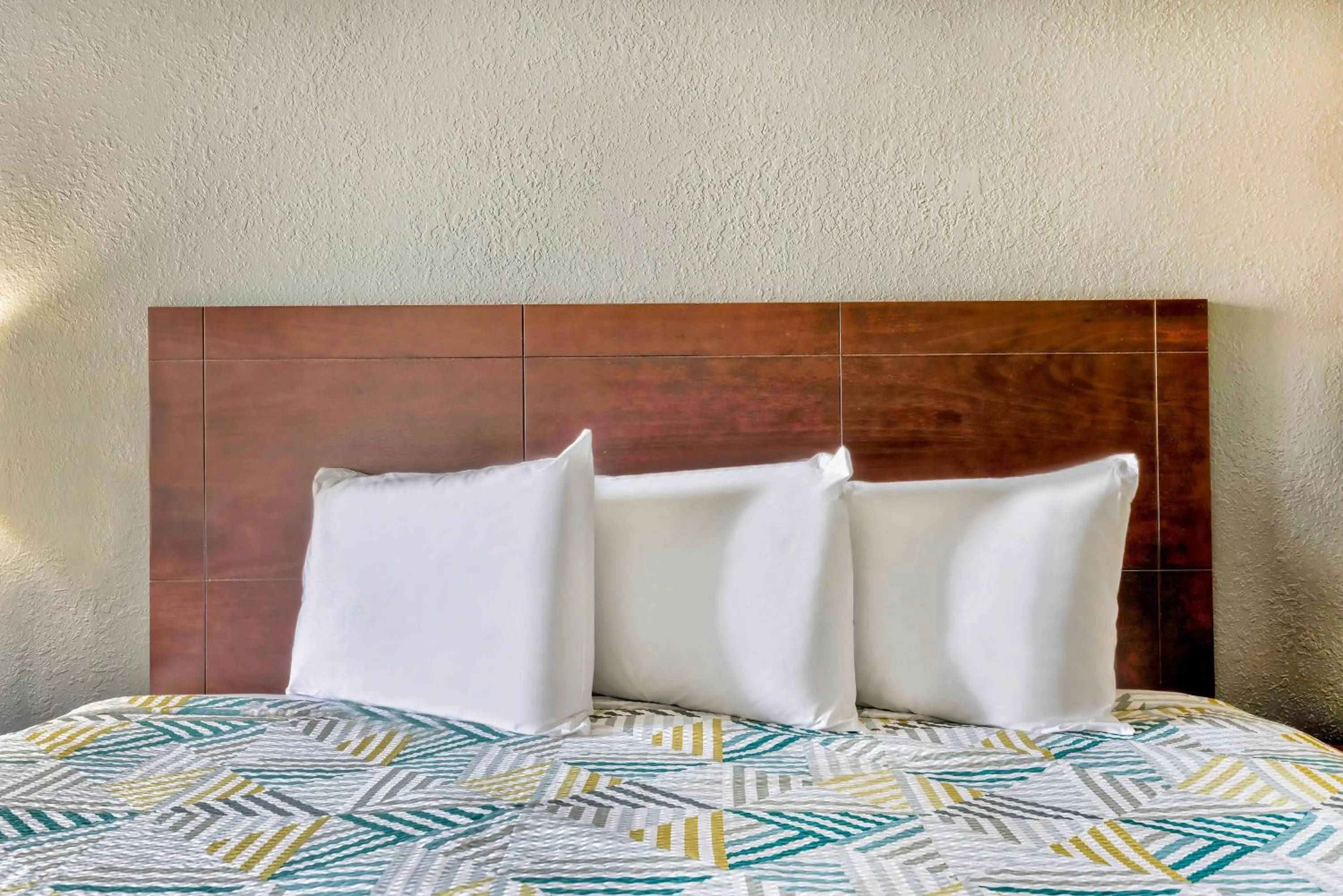 Bed in Motel 6 Effingham, IL