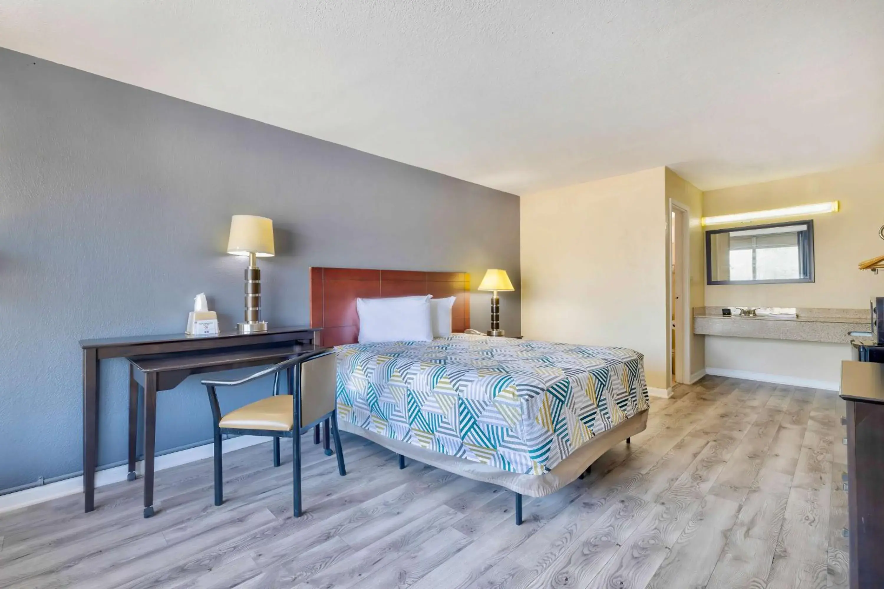 Bed in Motel 6 Effingham, IL Bed in Motel 6 Effingham, IL