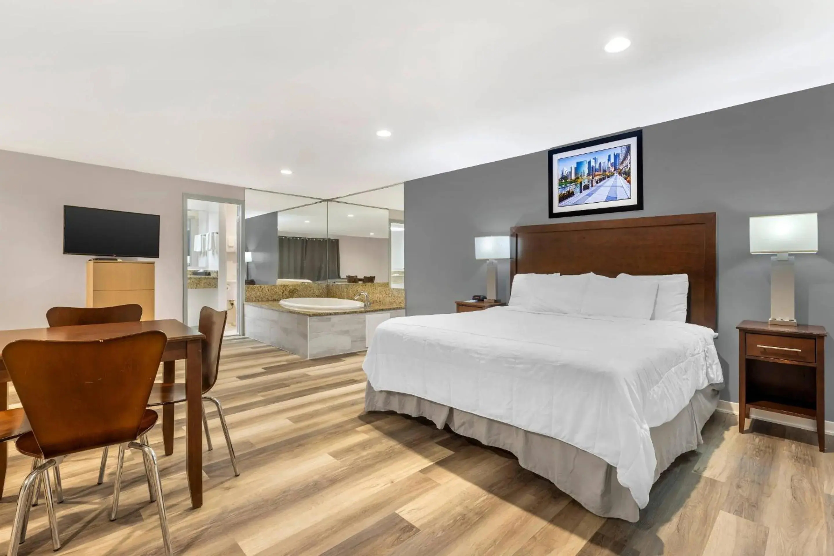 Bedroom, Bed in Rodeway Inn Lyons - La Grange Bedroom, Bed in Rodeway Inn Lyons - La Grange