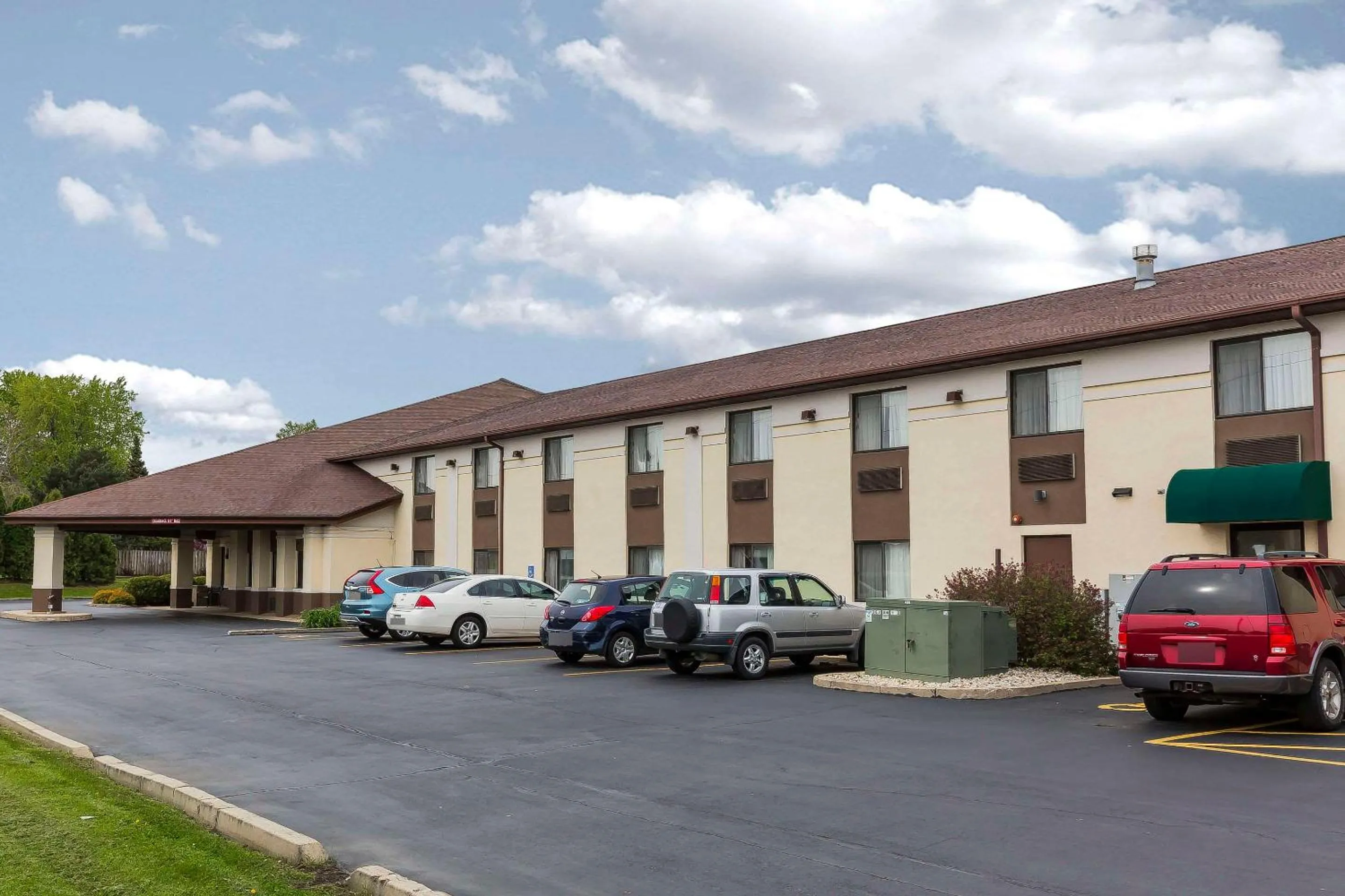 Property building in Quality Inn Sycamore - DeKalb