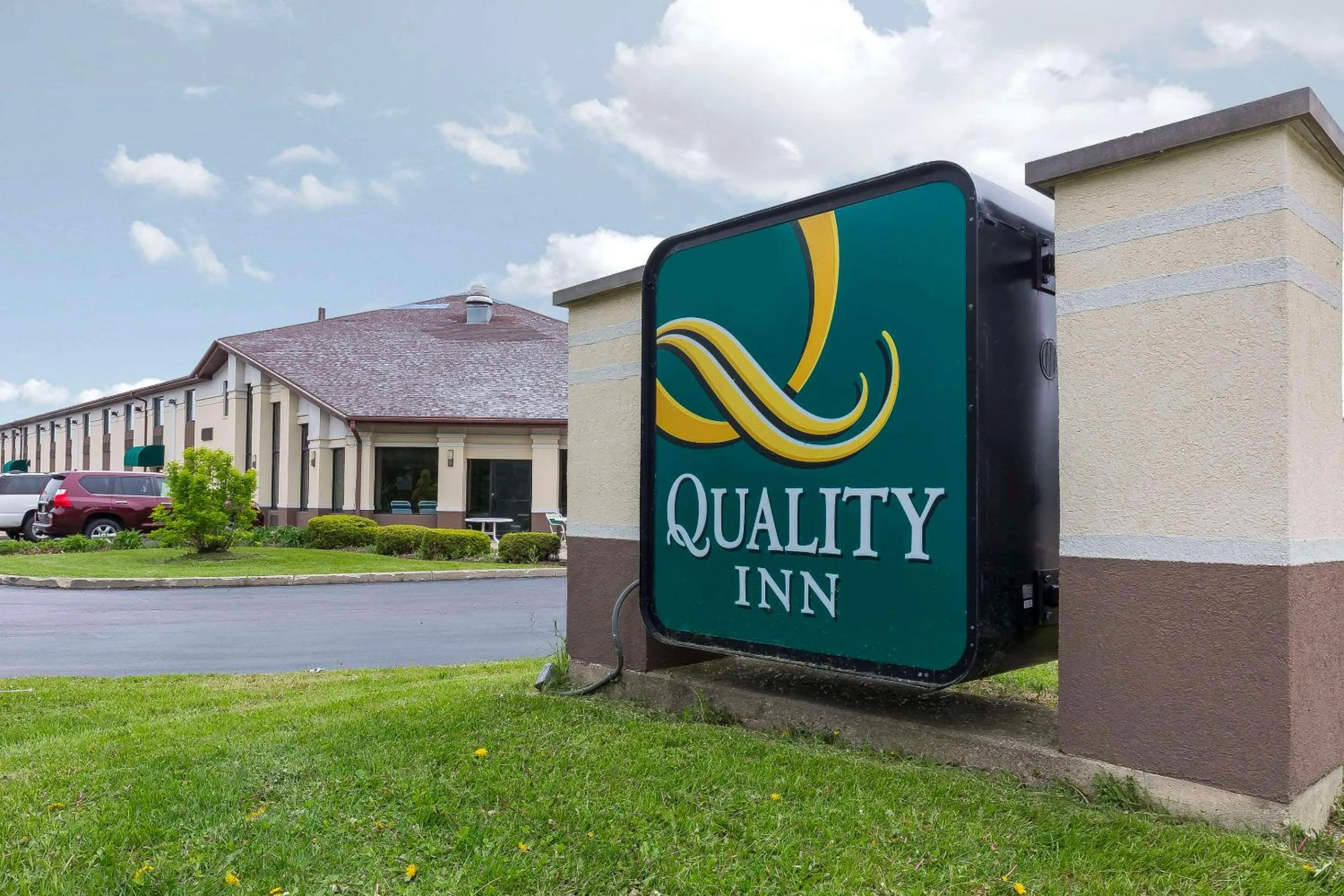 Property building in Quality Inn Sycamore - DeKalb