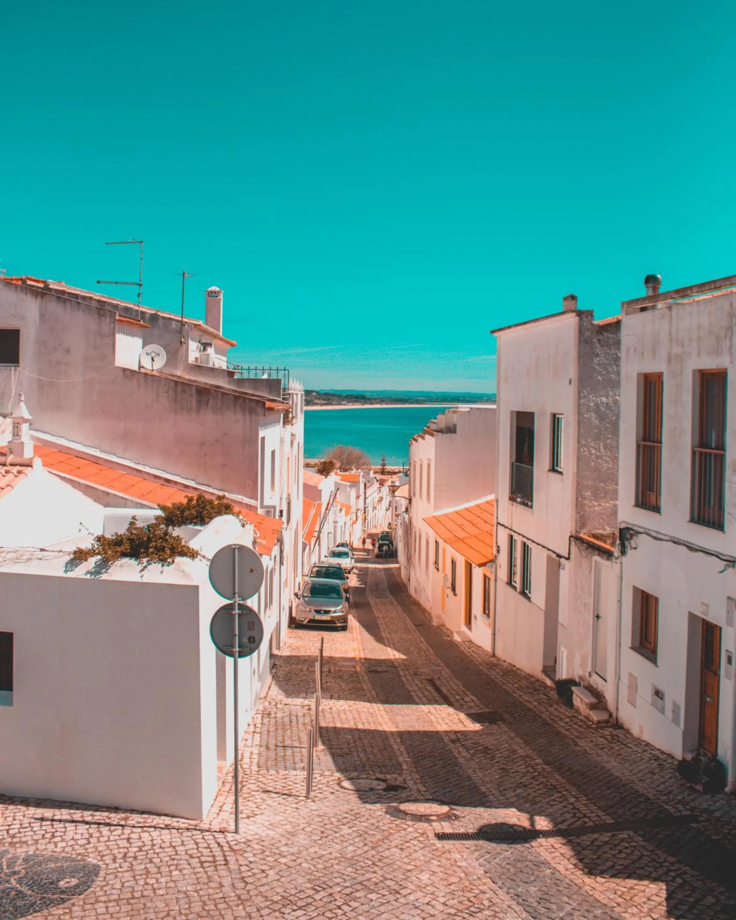 Neighbourhood in ALMAS ROOMS