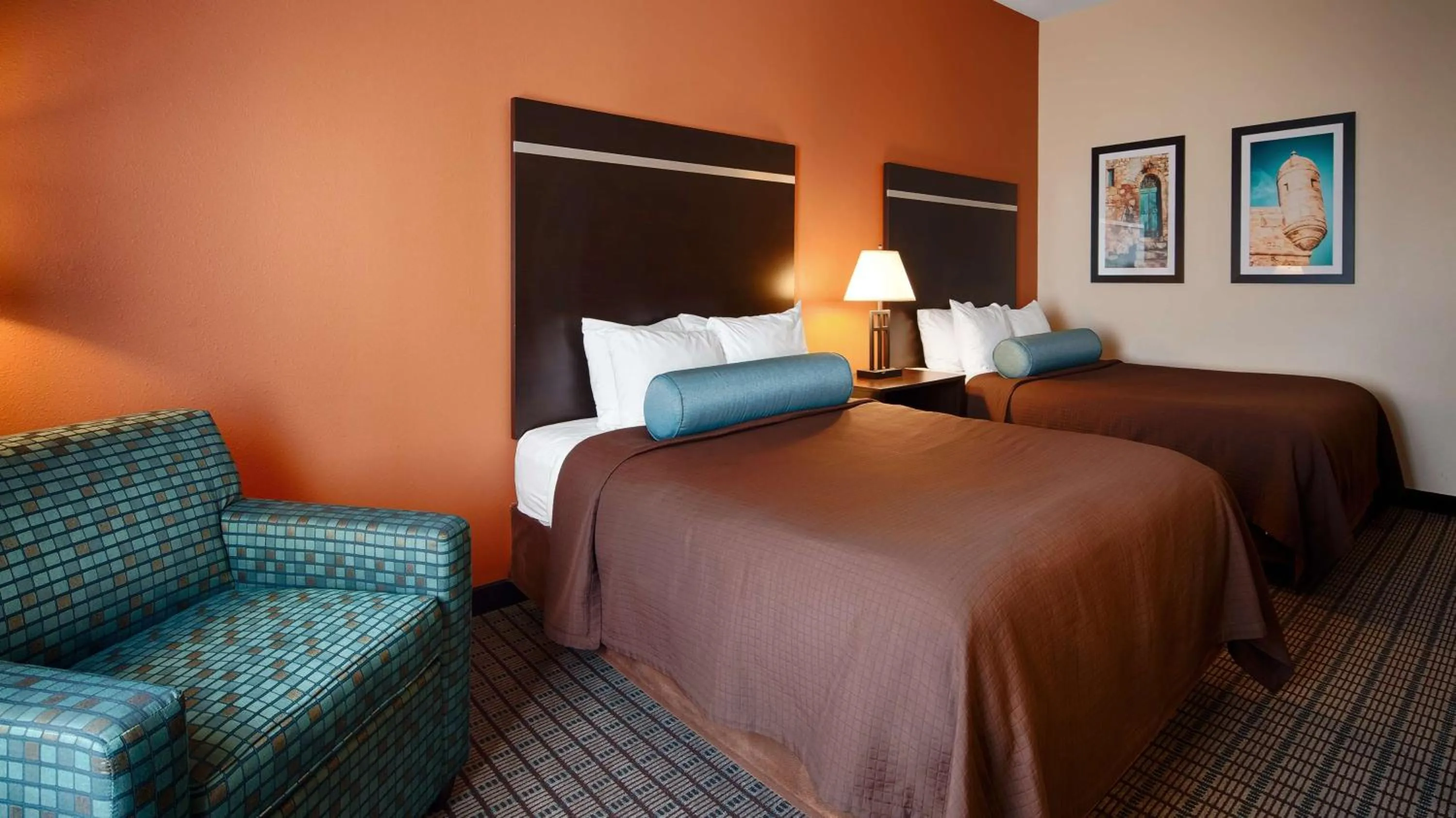 Photo of the whole room, Bed in Best Western Plus Pontoon Beach