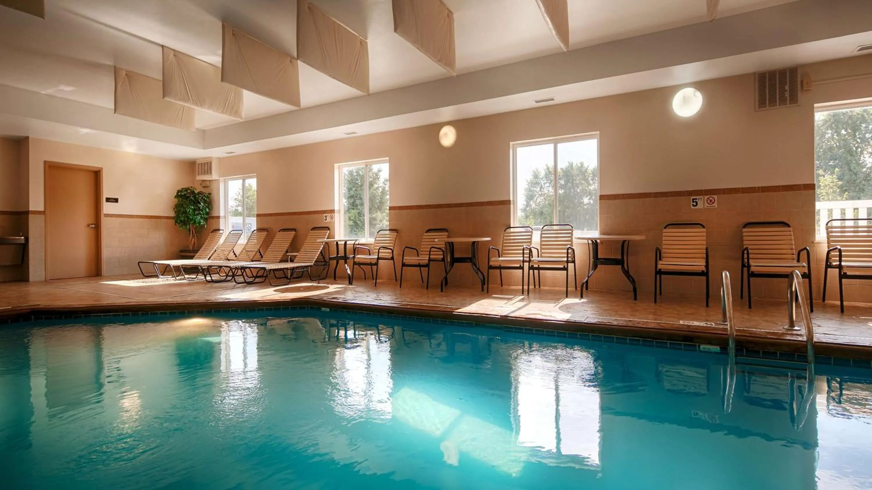 Pool view in Best Western Plus Pontoon Beach