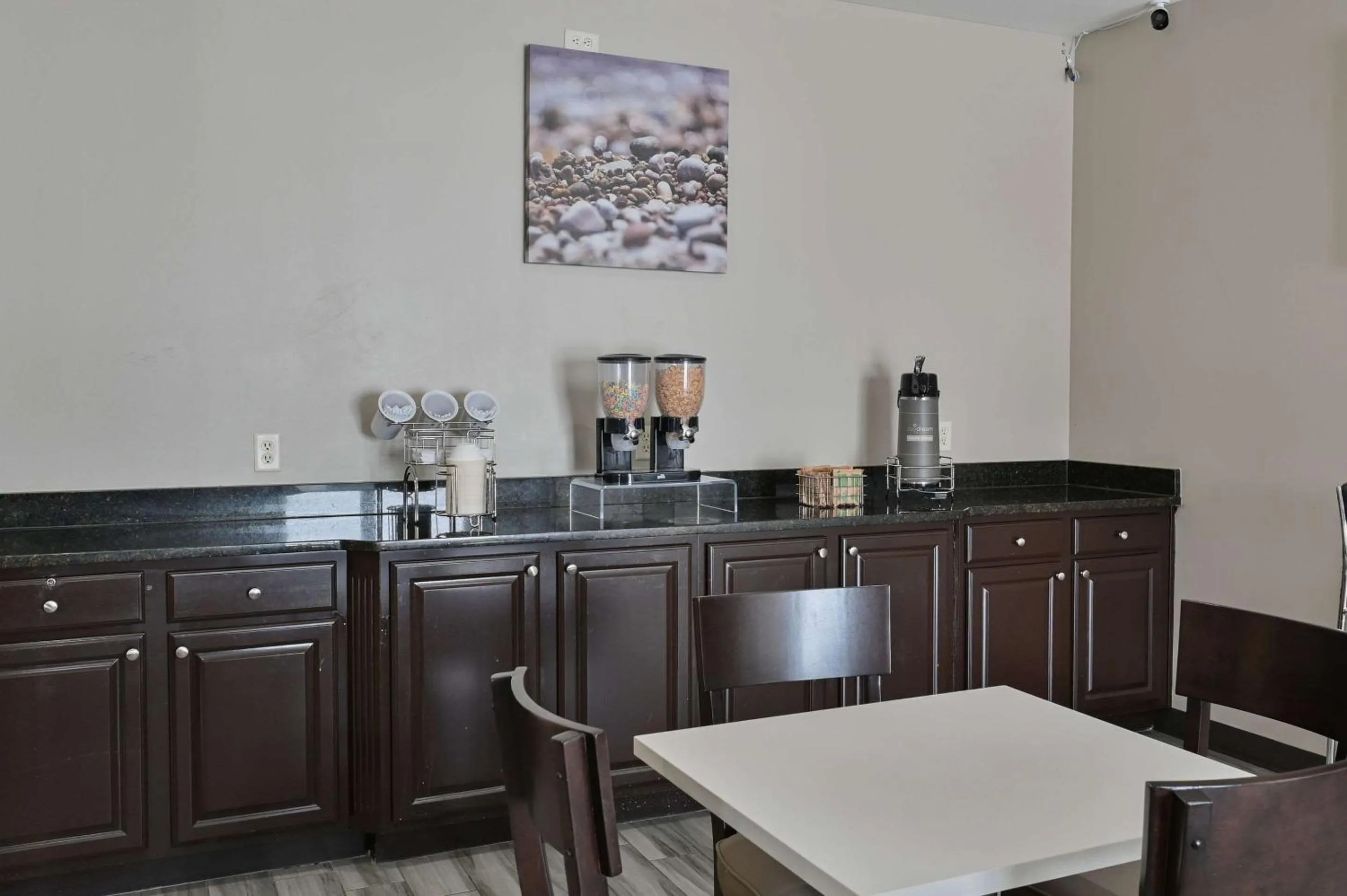 Breakfast in Sleep Inn & Suites Washington near Peoria