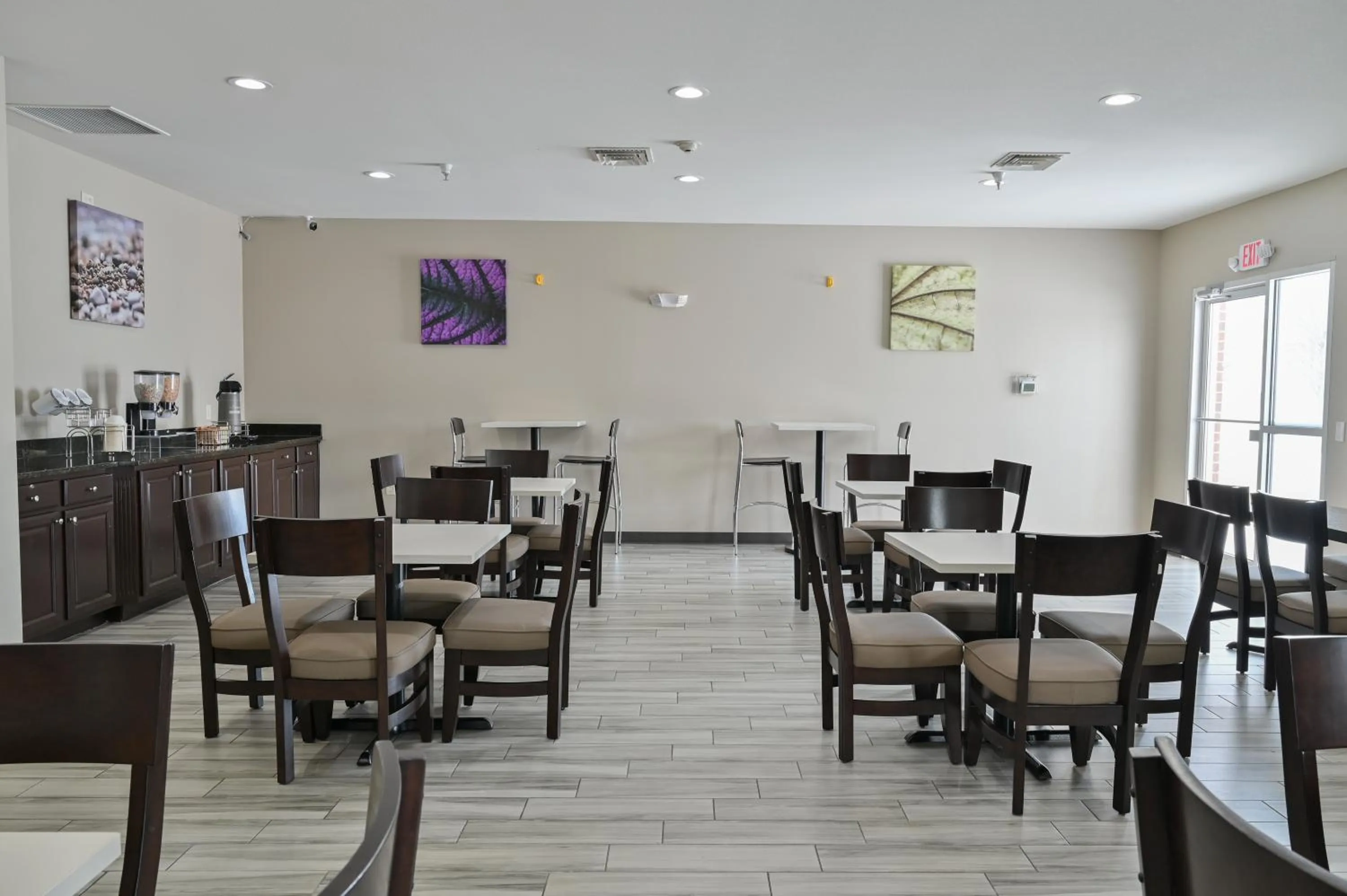 Breakfast in Sleep Inn & Suites Washington near Peoria