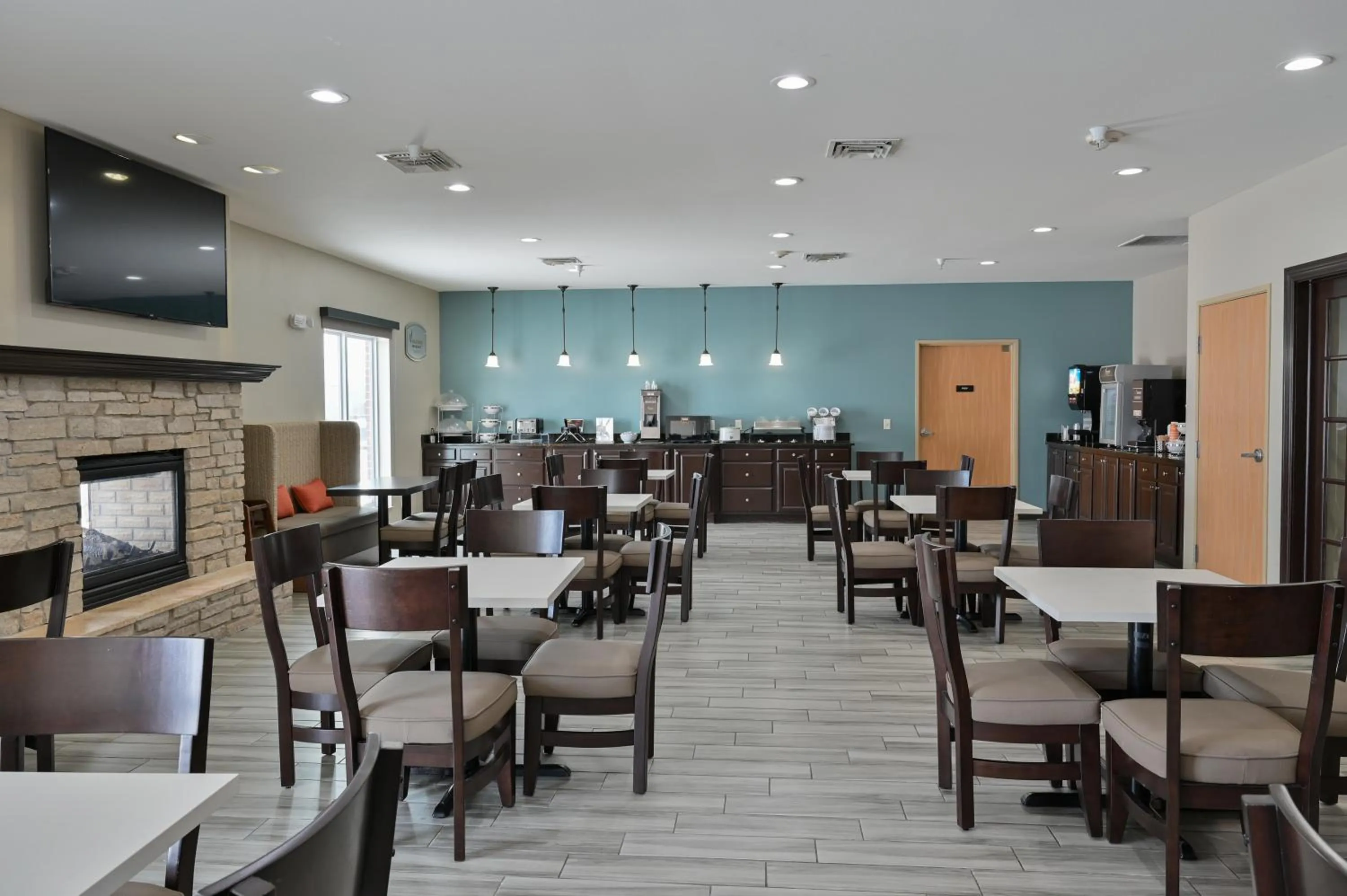 Breakfast in Sleep Inn & Suites Washington near Peoria