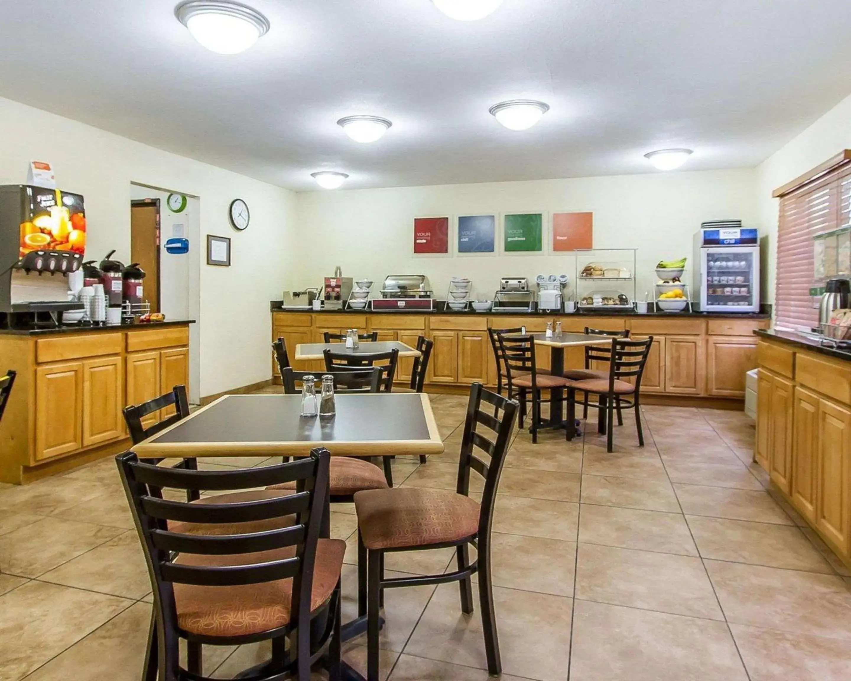 Restaurant/places to eat in Quality Inn Macomb near University Area Restaurant/places to eat in Quality Inn Macomb near University Area