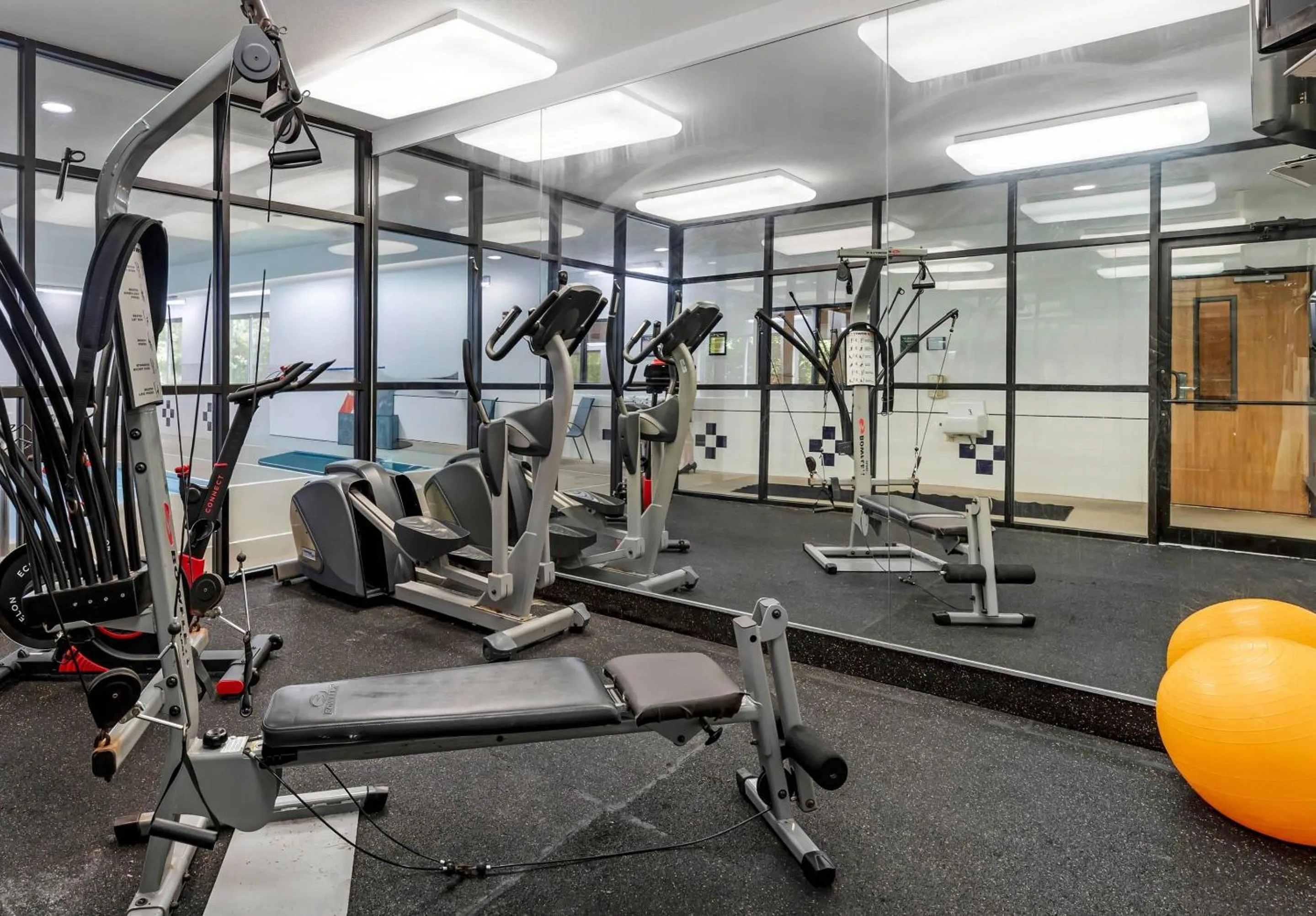 Fitness centre/facilities in Comfort Inn & Suites East Moline near I-80