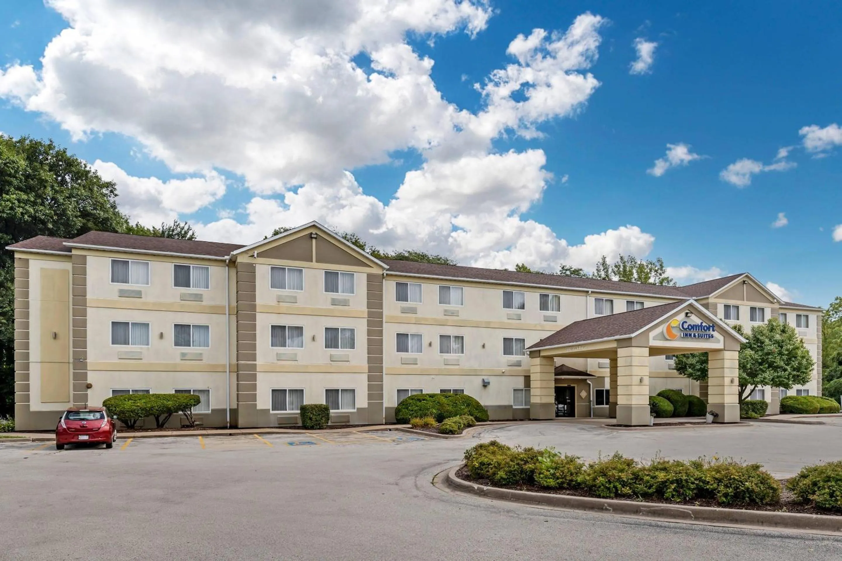 Property building in Comfort Inn & Suites East Moline near I-80