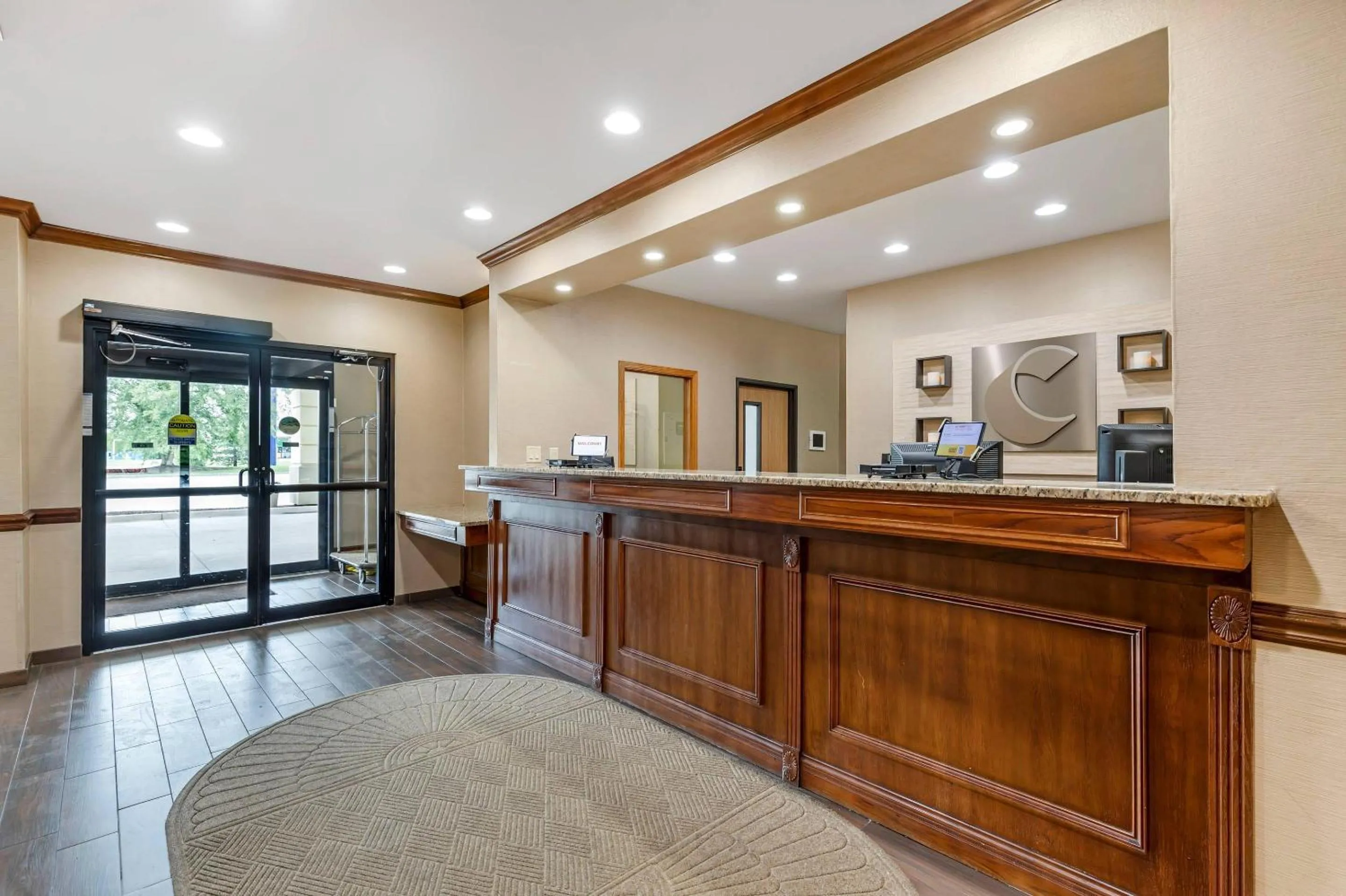 Lobby or reception in Comfort Inn & Suites East Moline near I-80