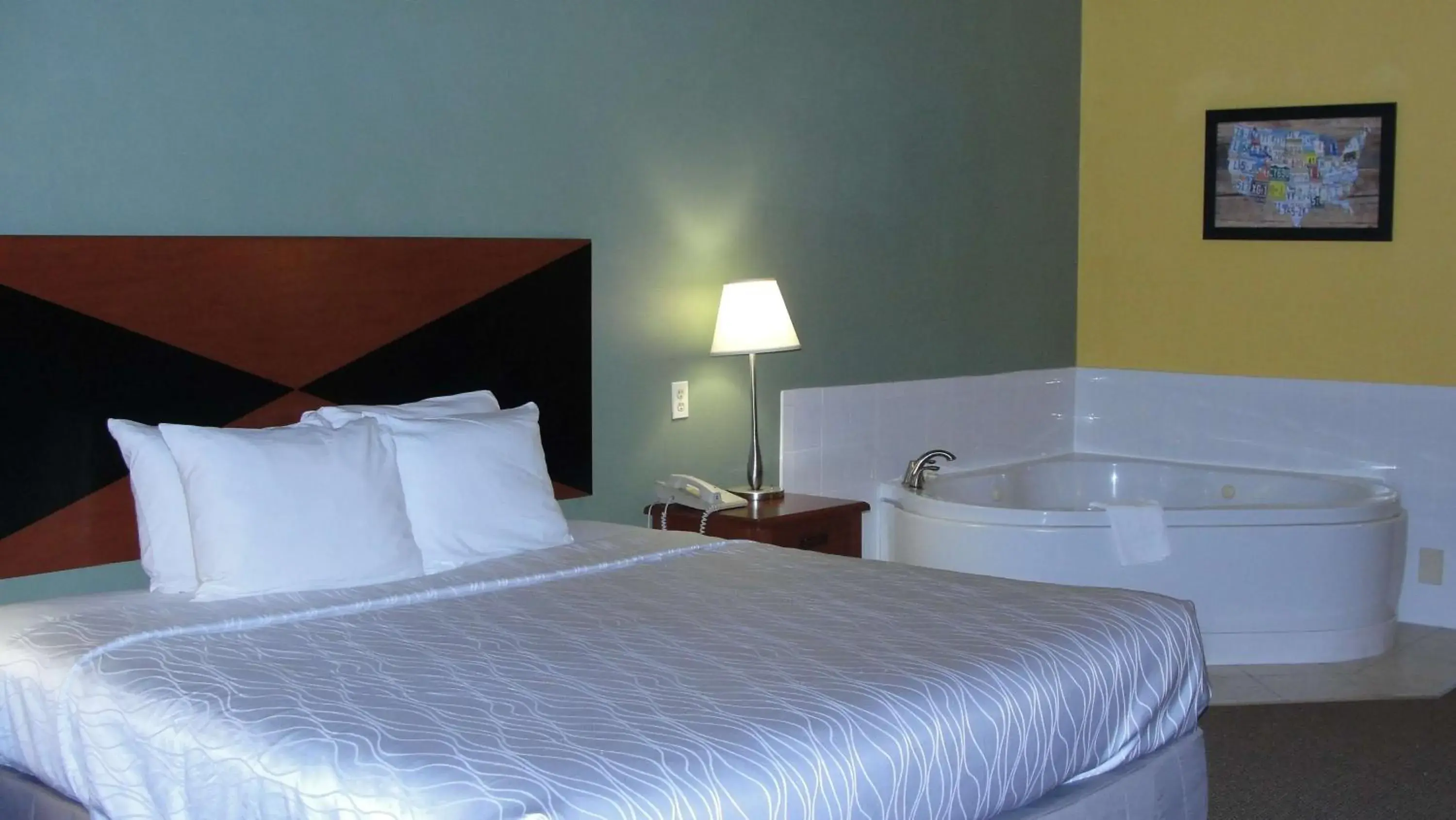 King Suite with Whirlpool - Smoking in SureStay Hotel by Best Western Greenville King Suite with Whirlpool - Smoking in SureStay Hotel by Best Western Greenville