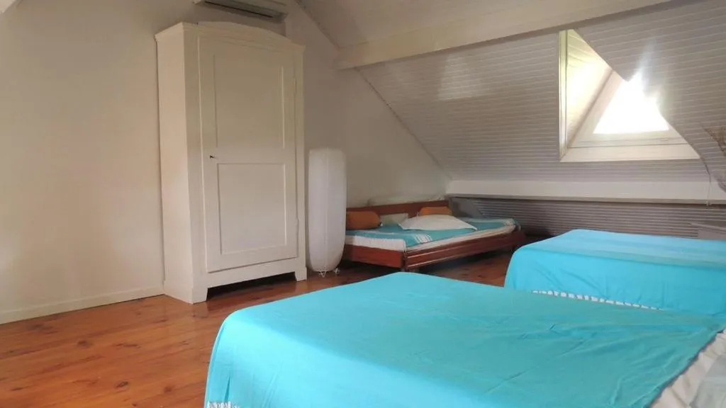 Bedroom, Bed in GIROFLE