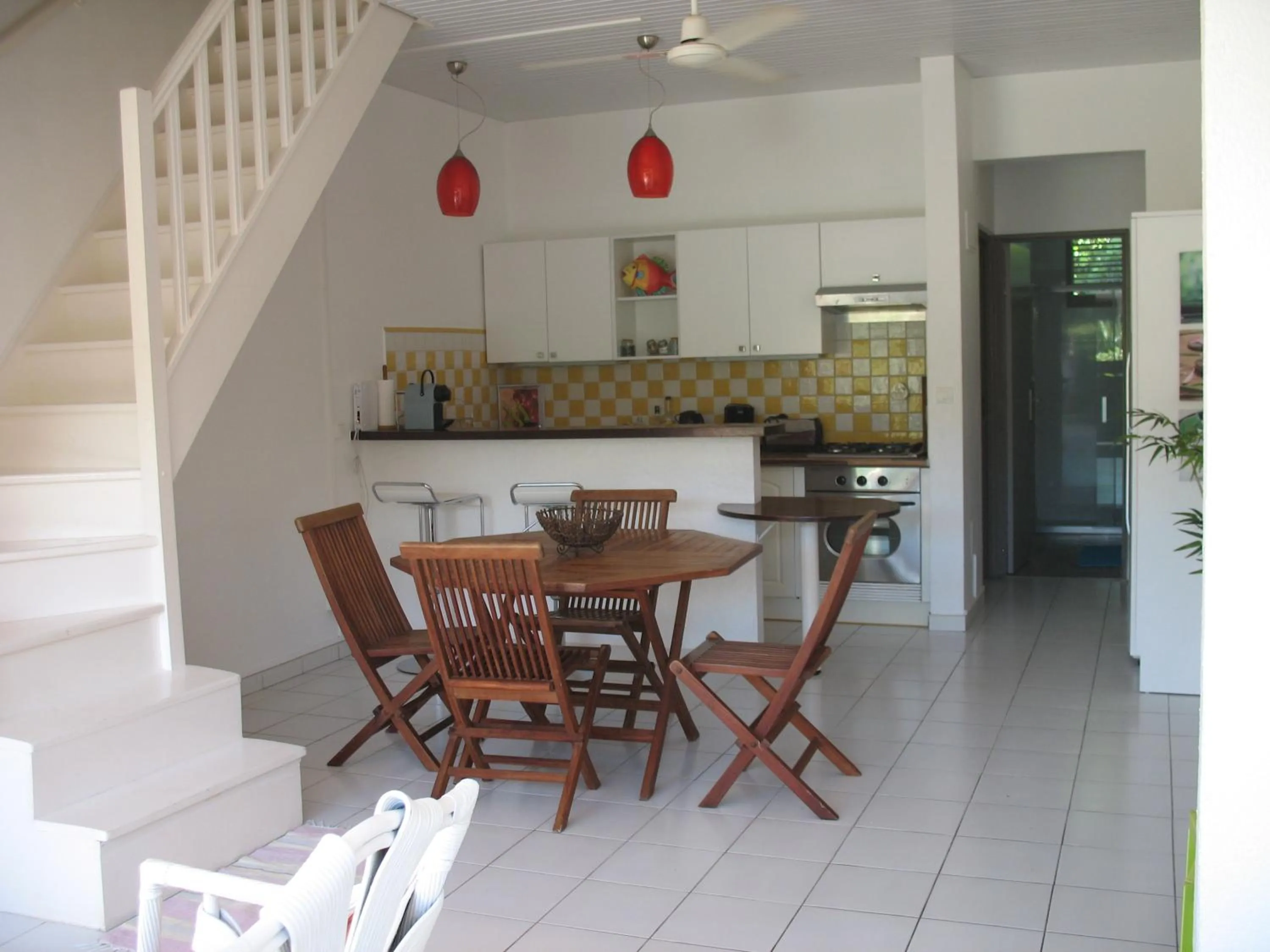 Dining area in GIROFLE