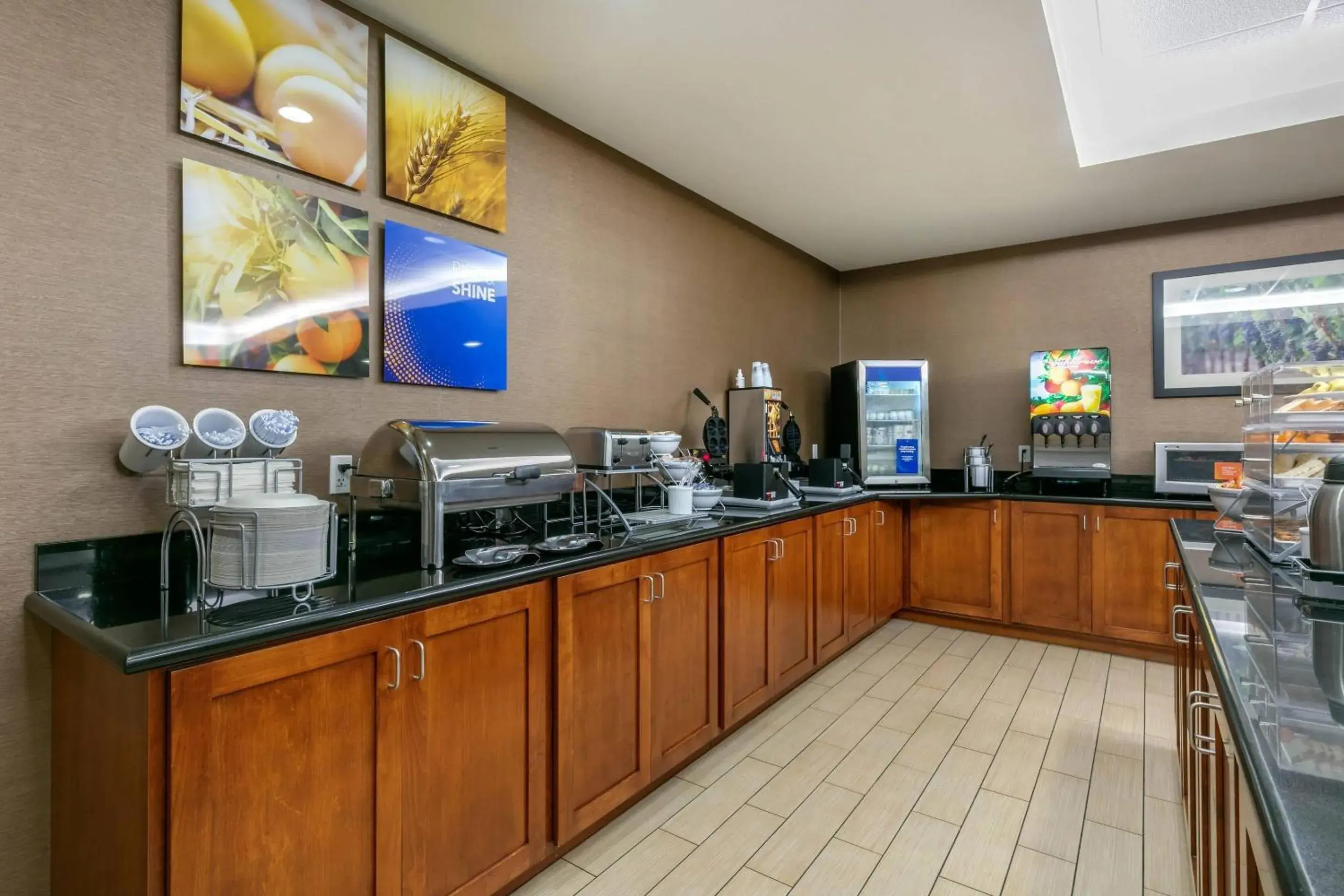 Breakfast in Comfort Inn & Suites Marion I-57 Breakfast in Comfort Inn & Suites Marion I-57