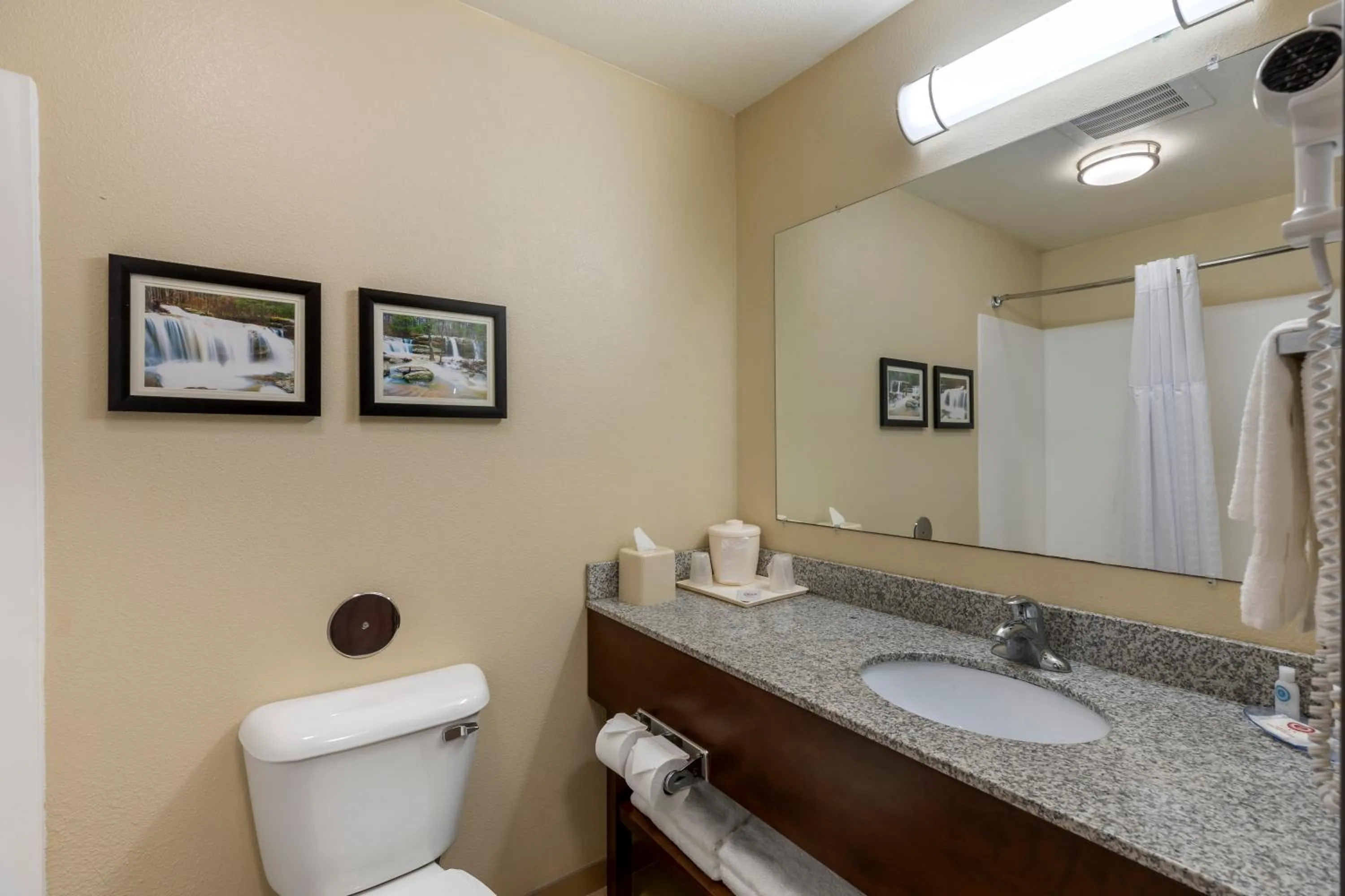 Comfort Inn & Suites Marion I-57