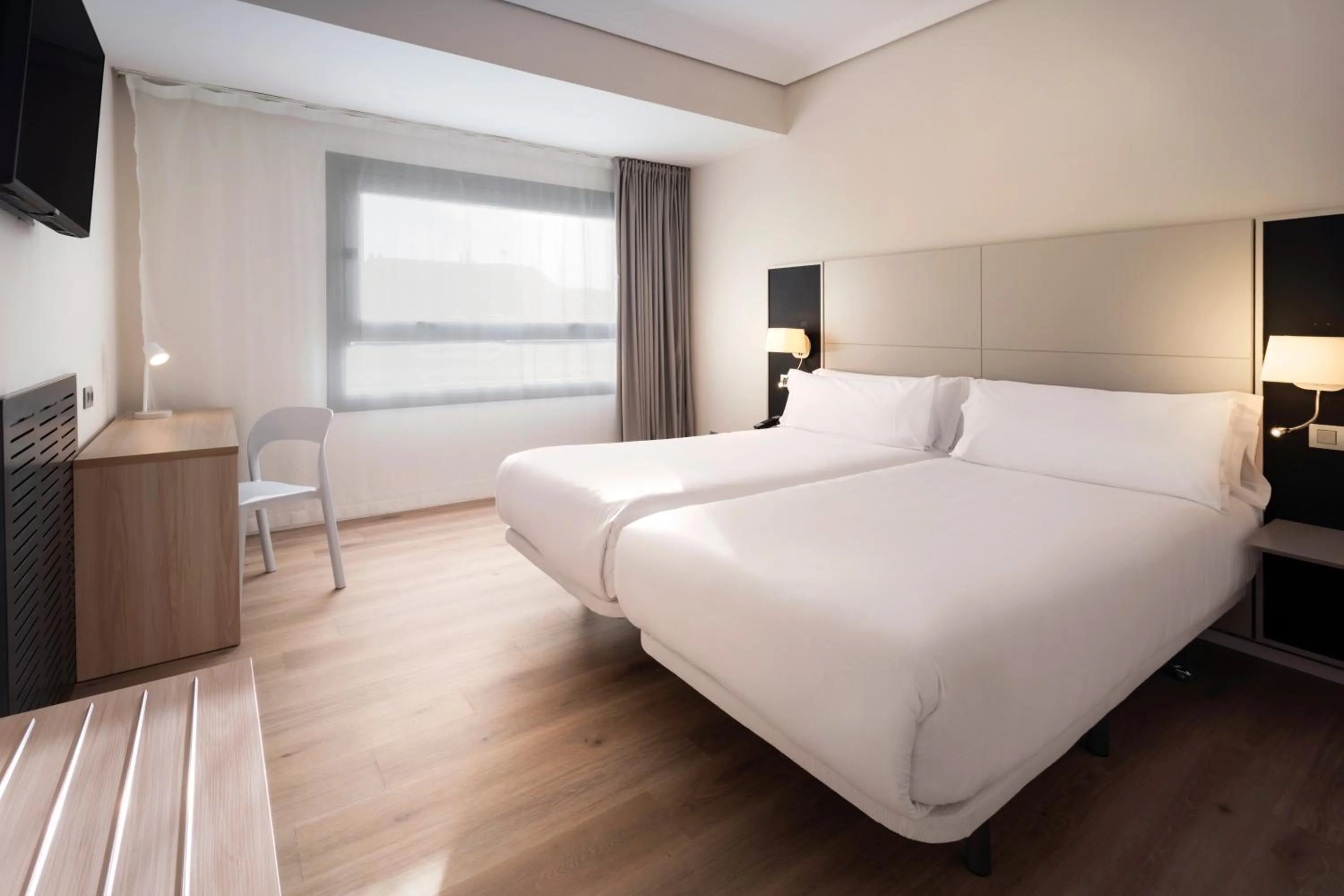 Bed in B&B HOTEL Vitoria General Álava