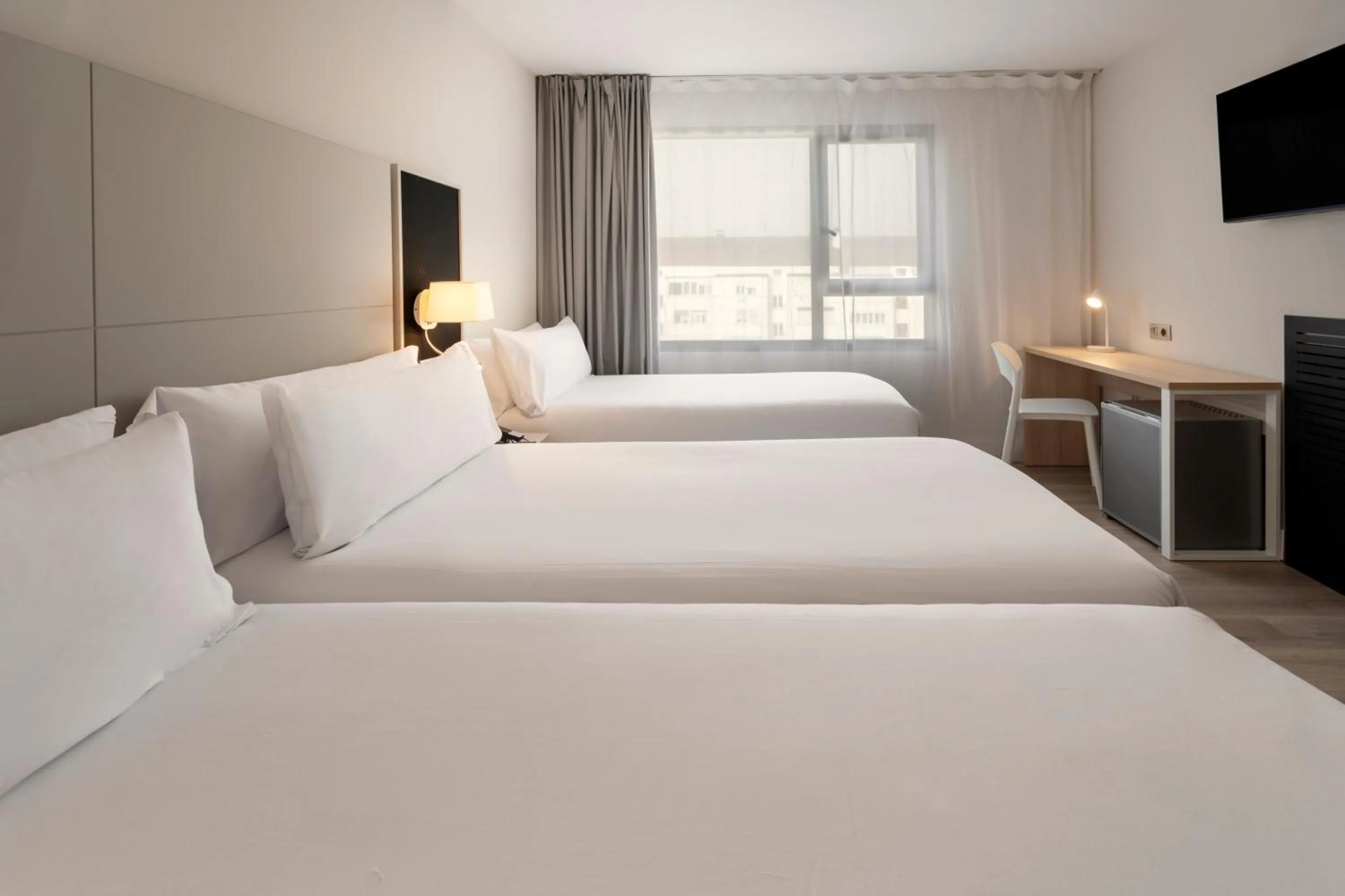 Bed in B&B HOTEL Vitoria General Álava