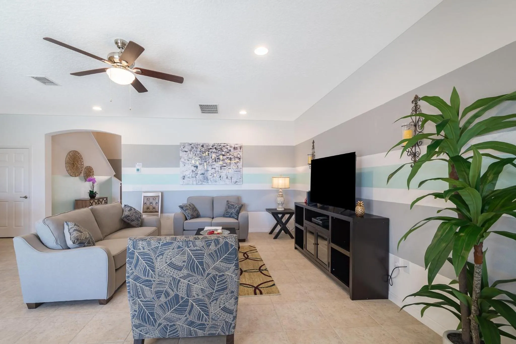 Communal lounge/ TV room in Solterra Resort 11 Bed 9 baths