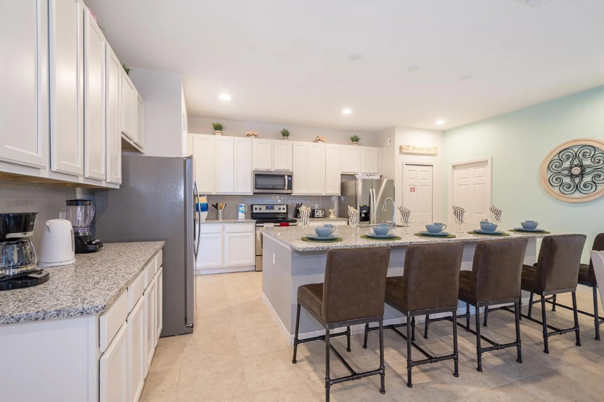 Coffee/tea facilities in Solterra Resort 11 Bed 9 baths