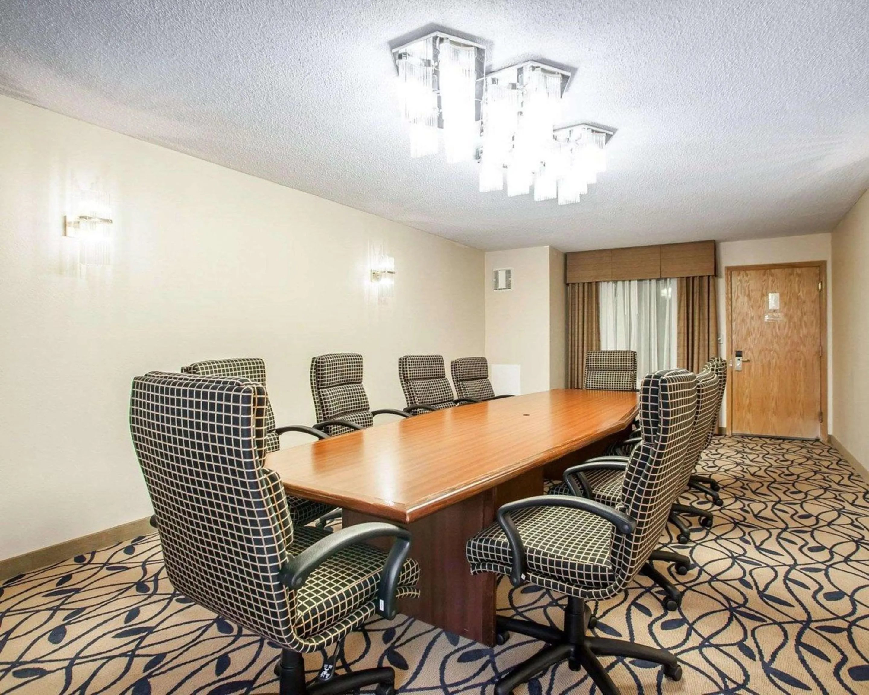 Meeting/conference room in Comfort Inn Bourbonnais near I-57