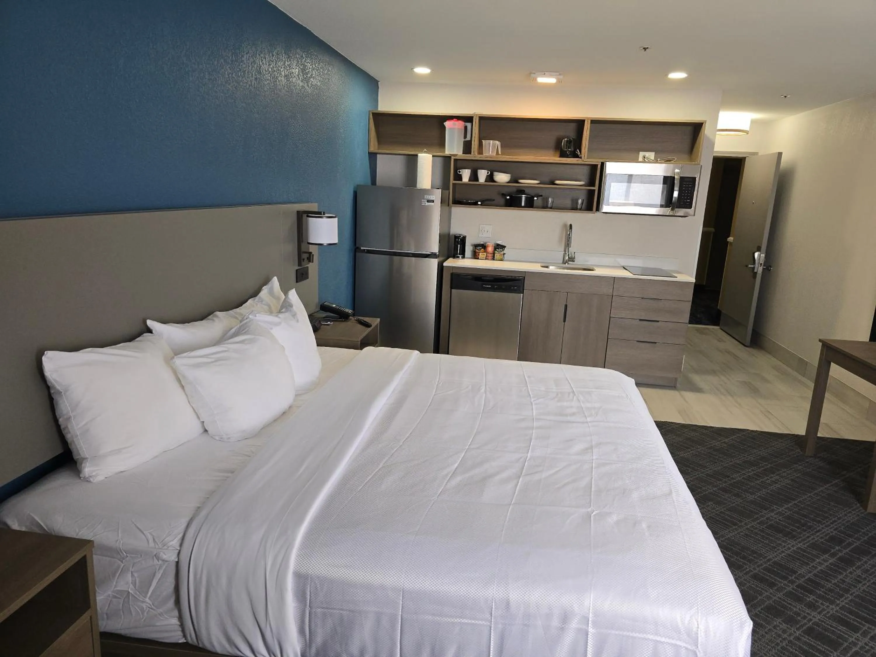 Bed in Comfort Inn Bourbonnais near I-57