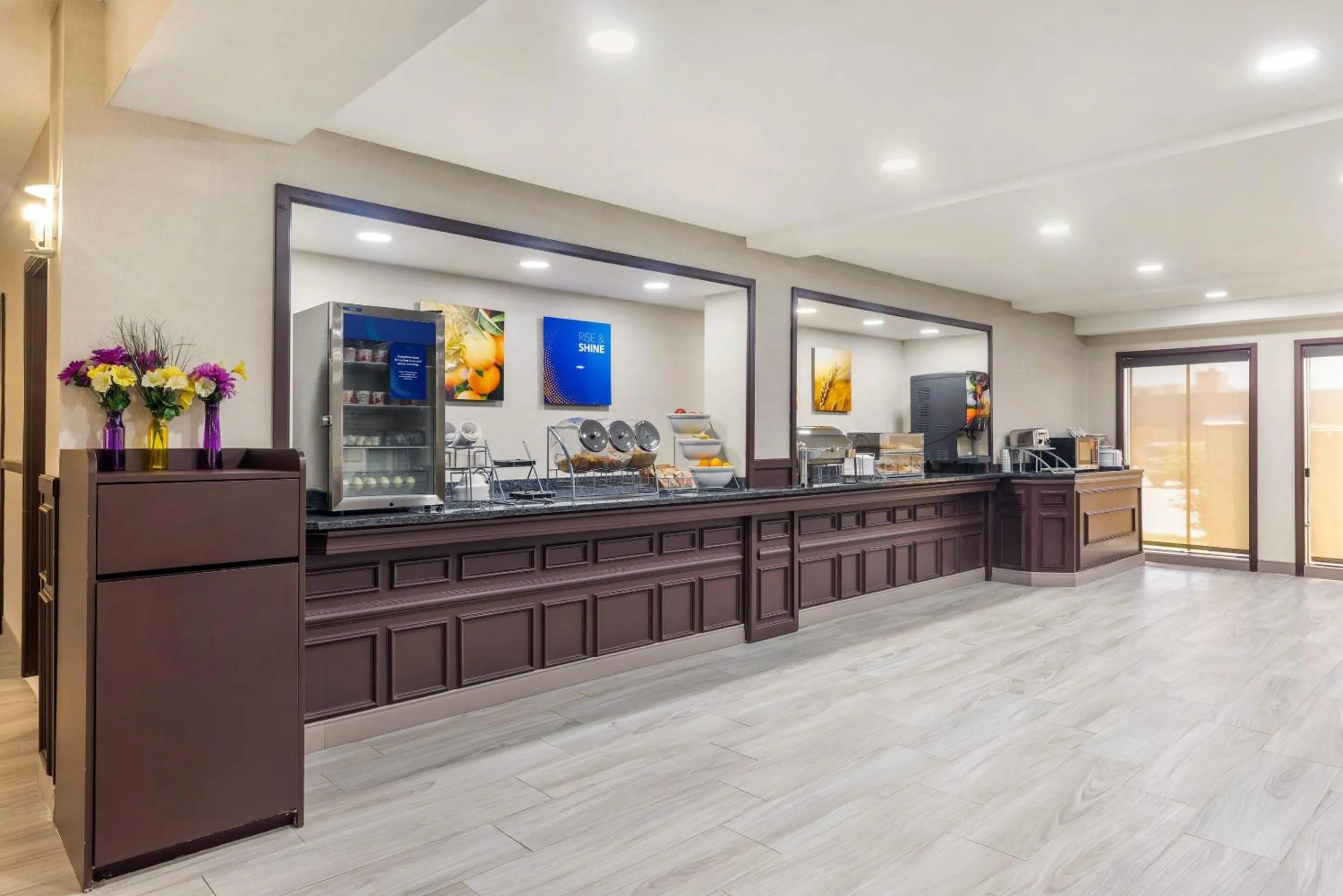 Breakfast in Comfort Inn Bourbonnais near I-57