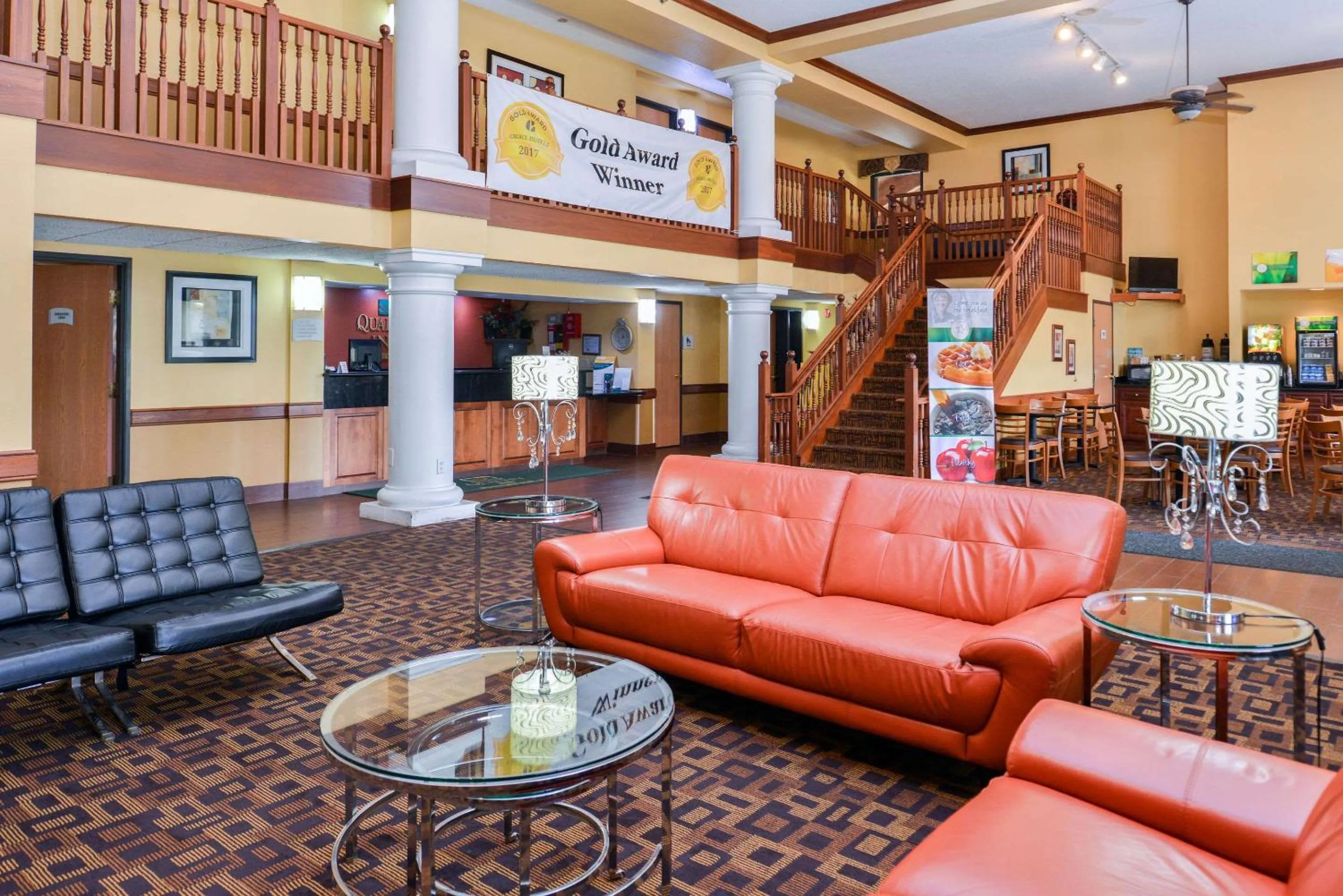 Lobby or reception in Quality Inn Bolingbrook I-55