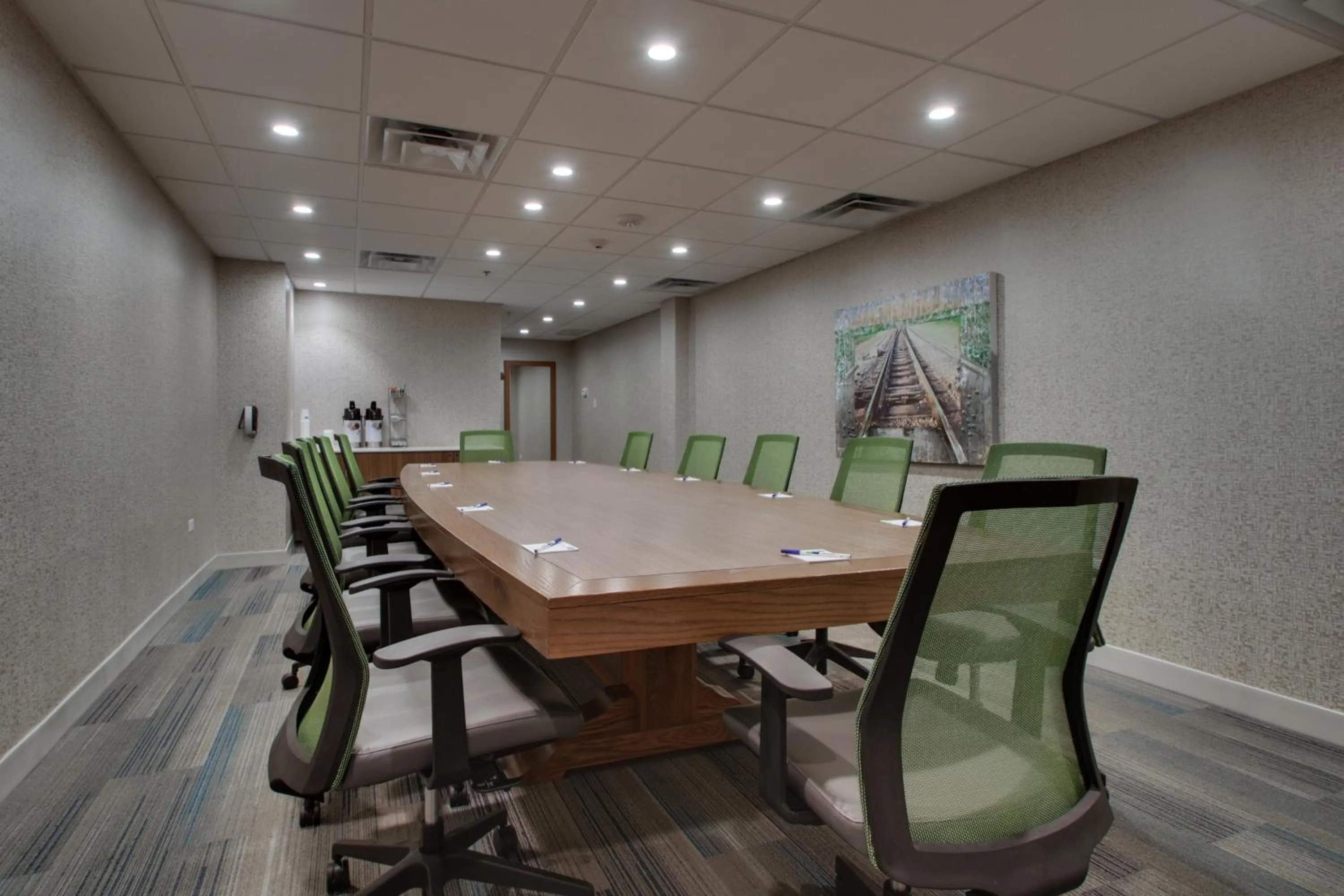 Meeting/conference room in Holiday Inn Express & Suites Aurora - Naperville by IHG