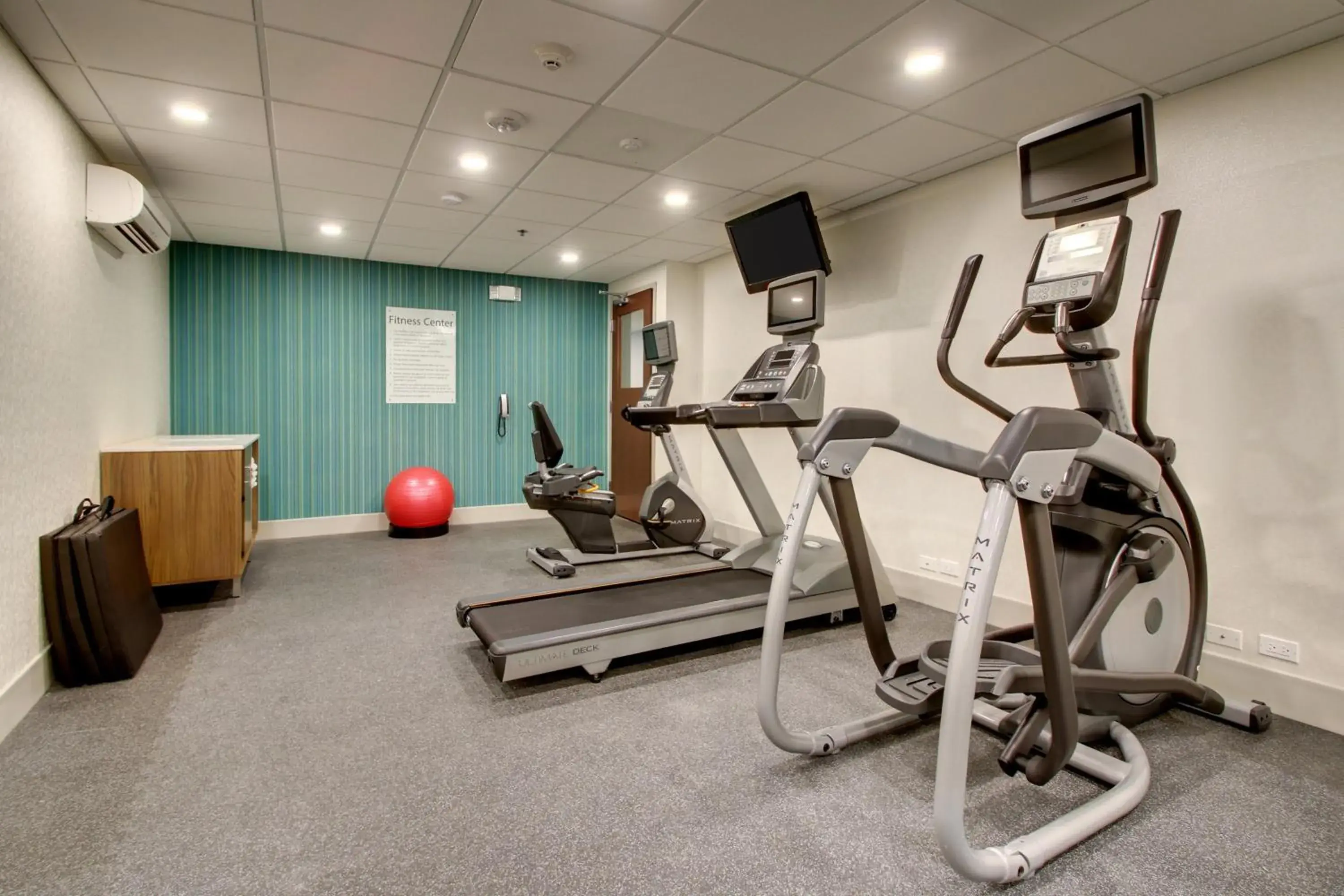 Fitness centre/facilities in Holiday Inn Express & Suites Aurora - Naperville by IHG Fitness centre/facilities in Holiday Inn Express & Suites Aurora - Naperville by IHG