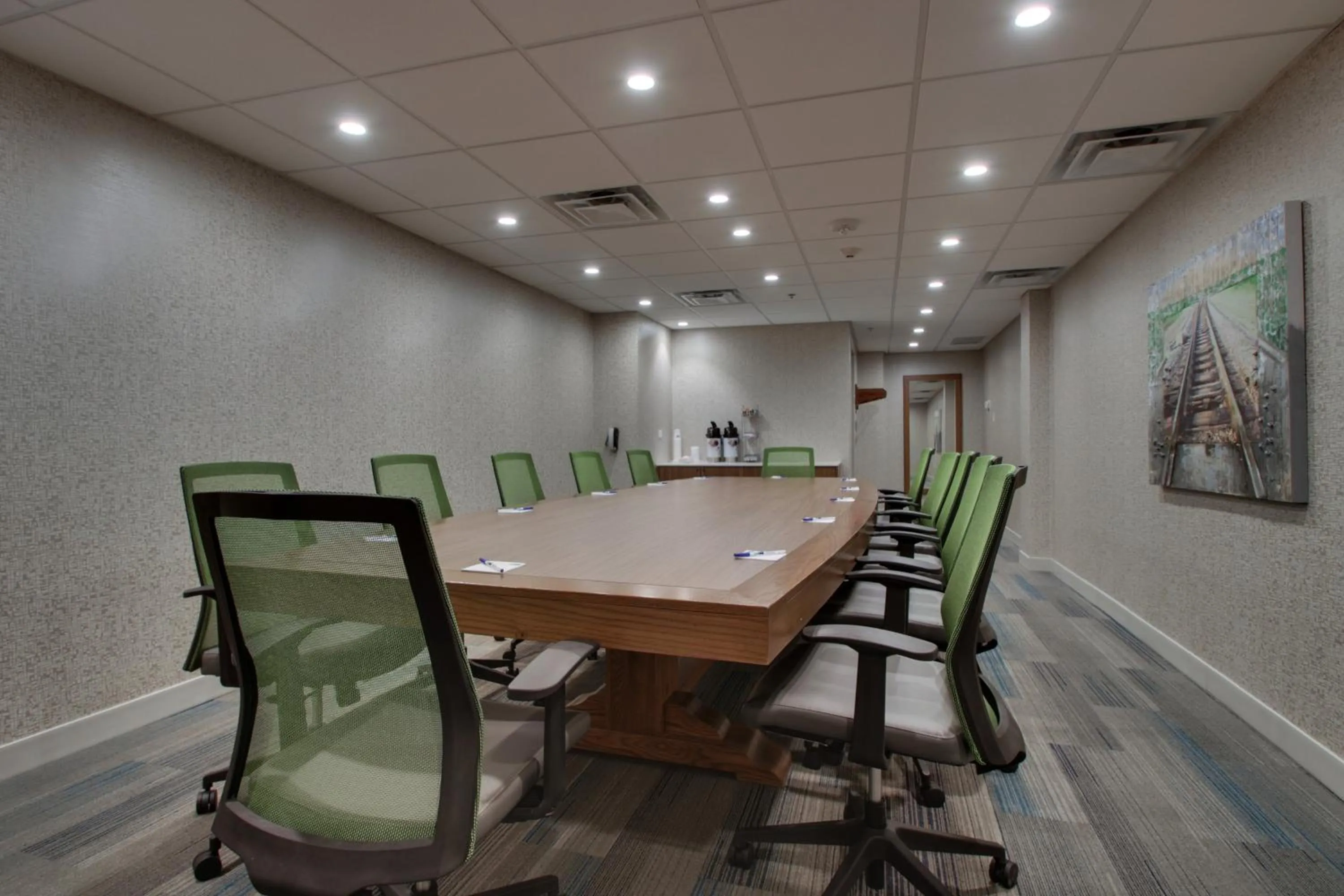 Meeting/conference room in Holiday Inn Express & Suites Aurora - Naperville by IHG