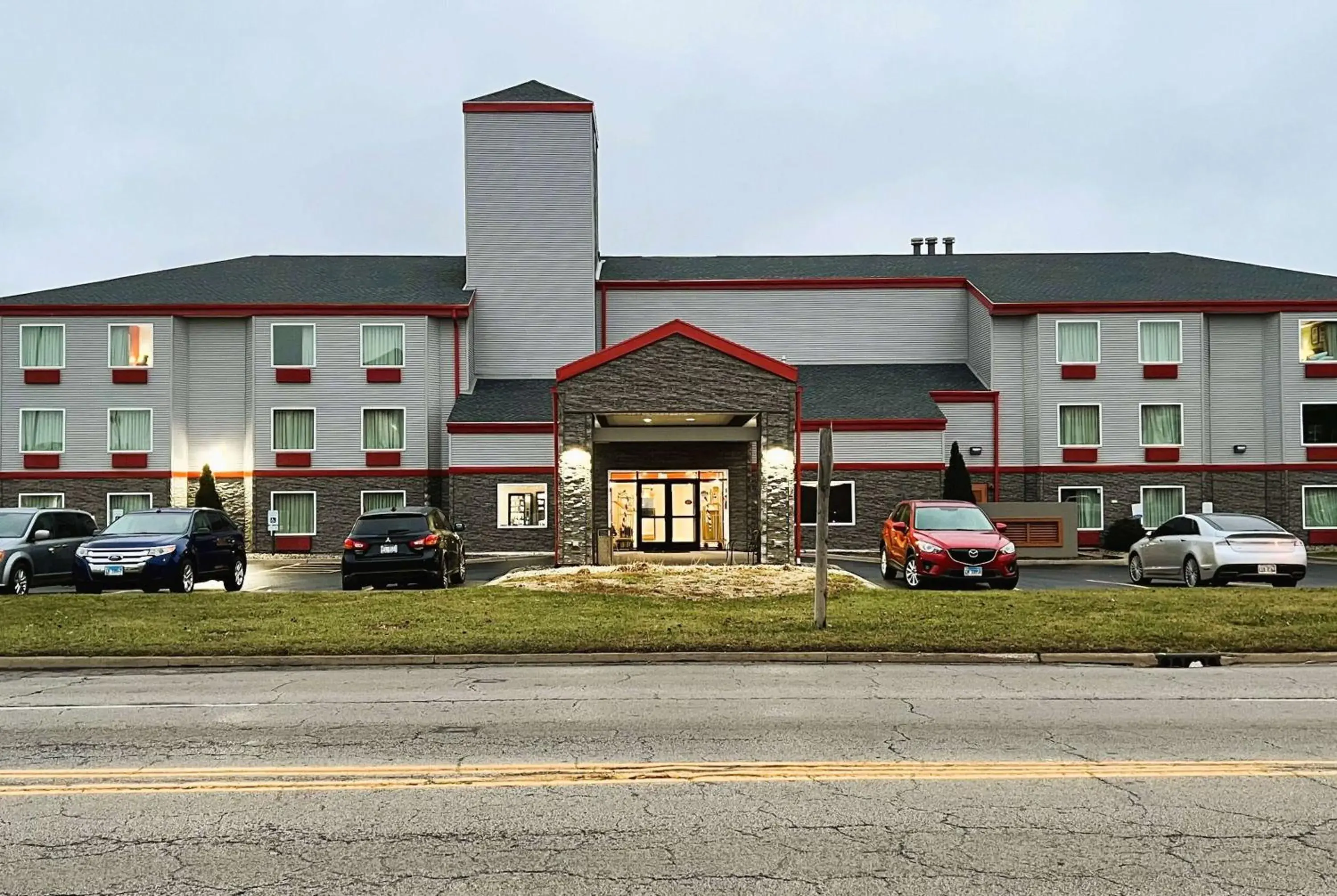 Property building in Econo Lodge Champaign Urbana – University Area Property building in Econo Lodge Champaign Urbana – University Area