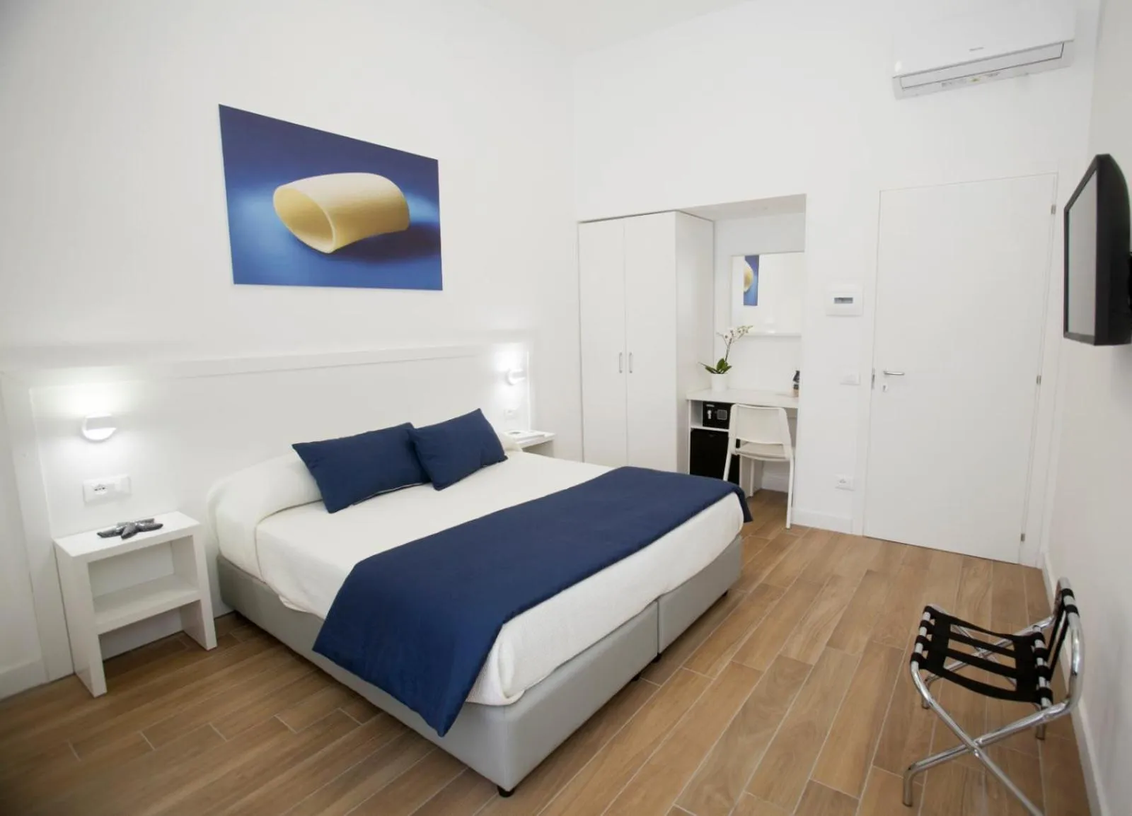 Bed in Mediterranean rooms