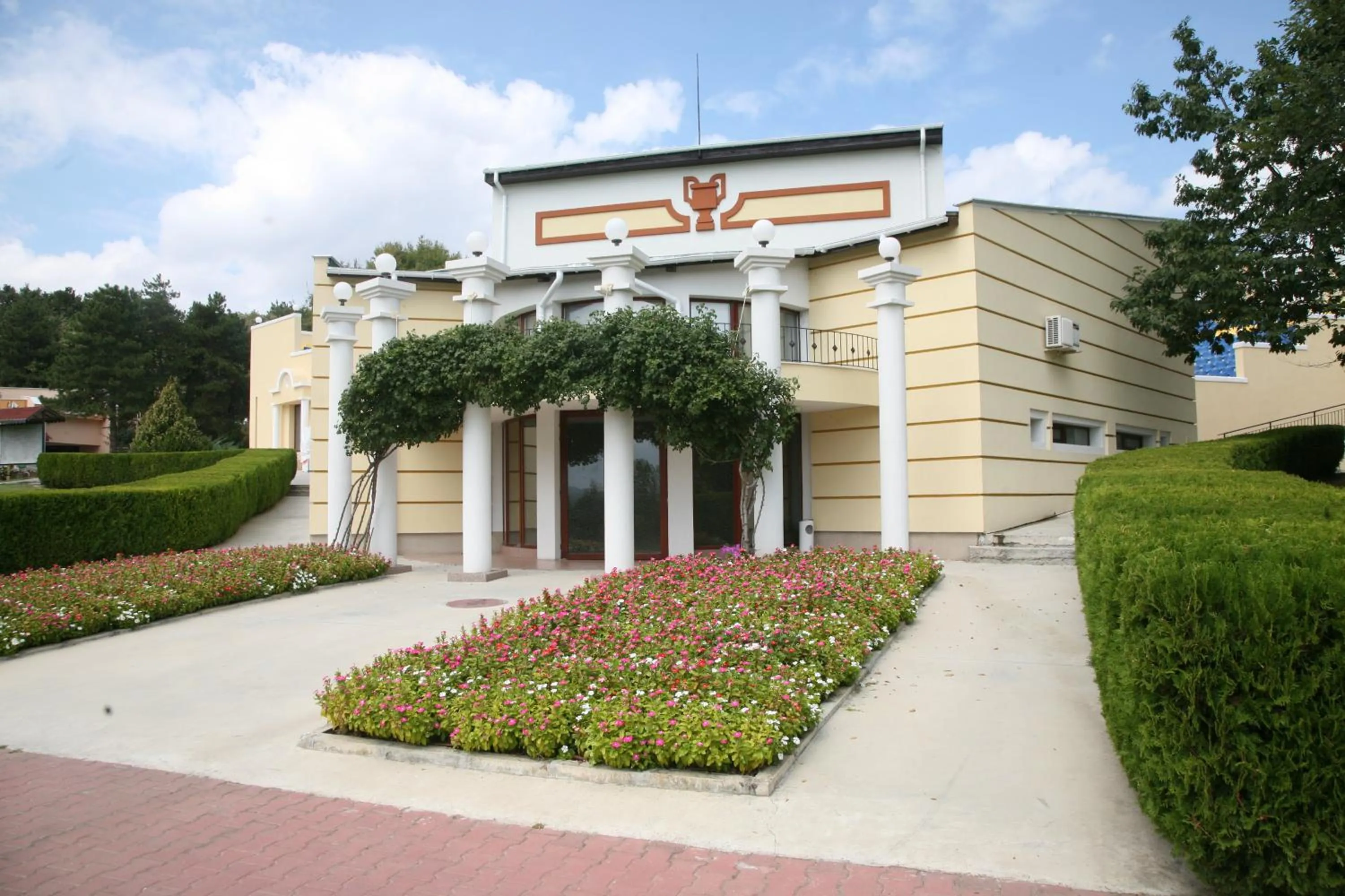 Facade/entrance in Duni Pelican Hotel - All Inclusive
