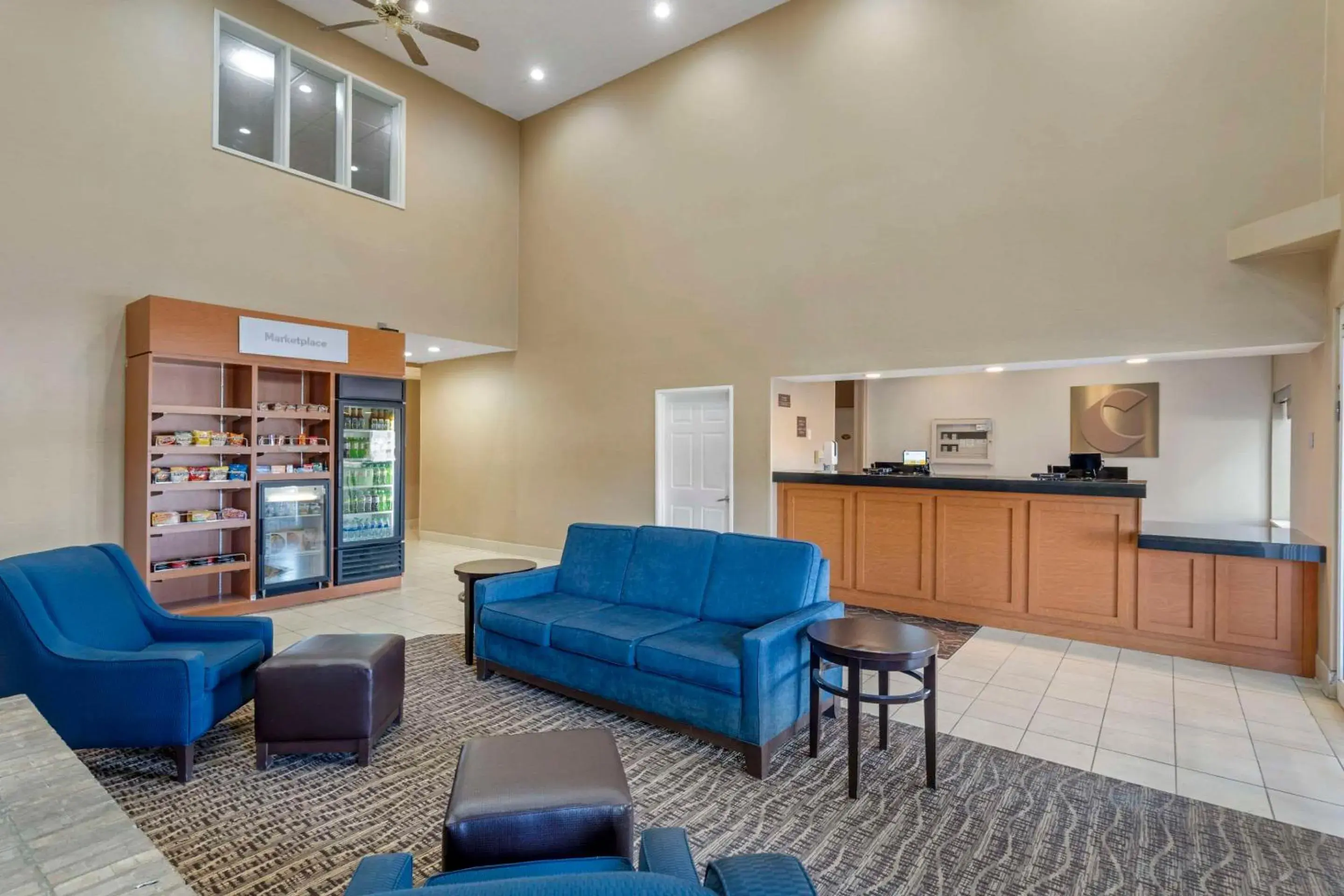 Lobby or reception in Comfort Suites Normal University area Lobby or reception in Comfort Suites Normal University area