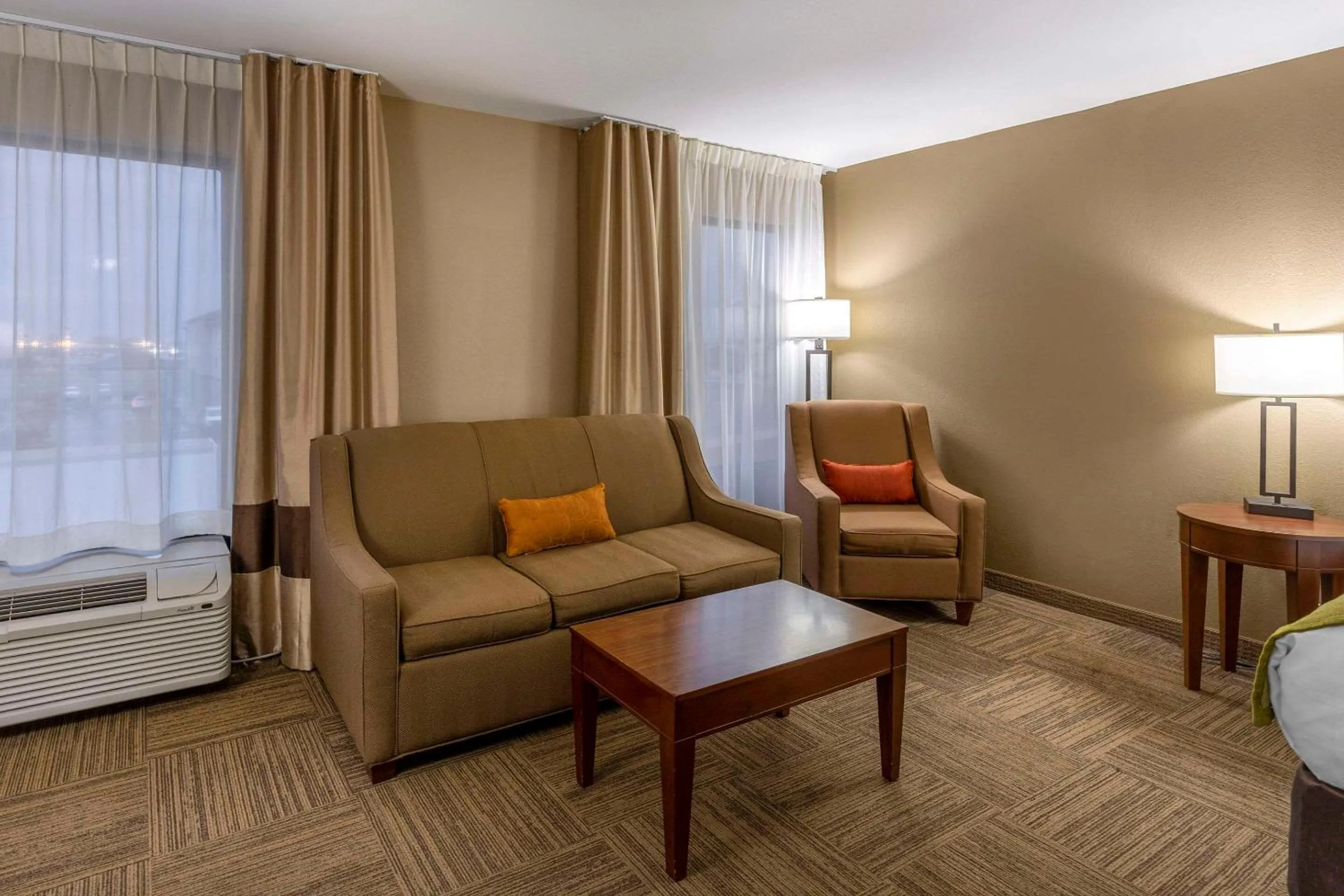 Bedroom in Comfort Inn Collinsville near St Louis