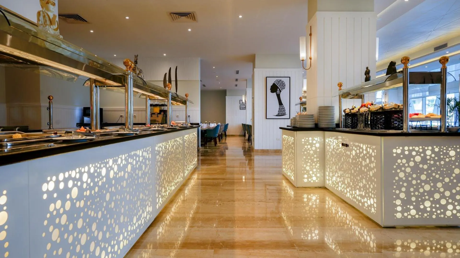 Restaurant/places to eat in SeaVille Beach Hotel by Elite Hotels & Resorts