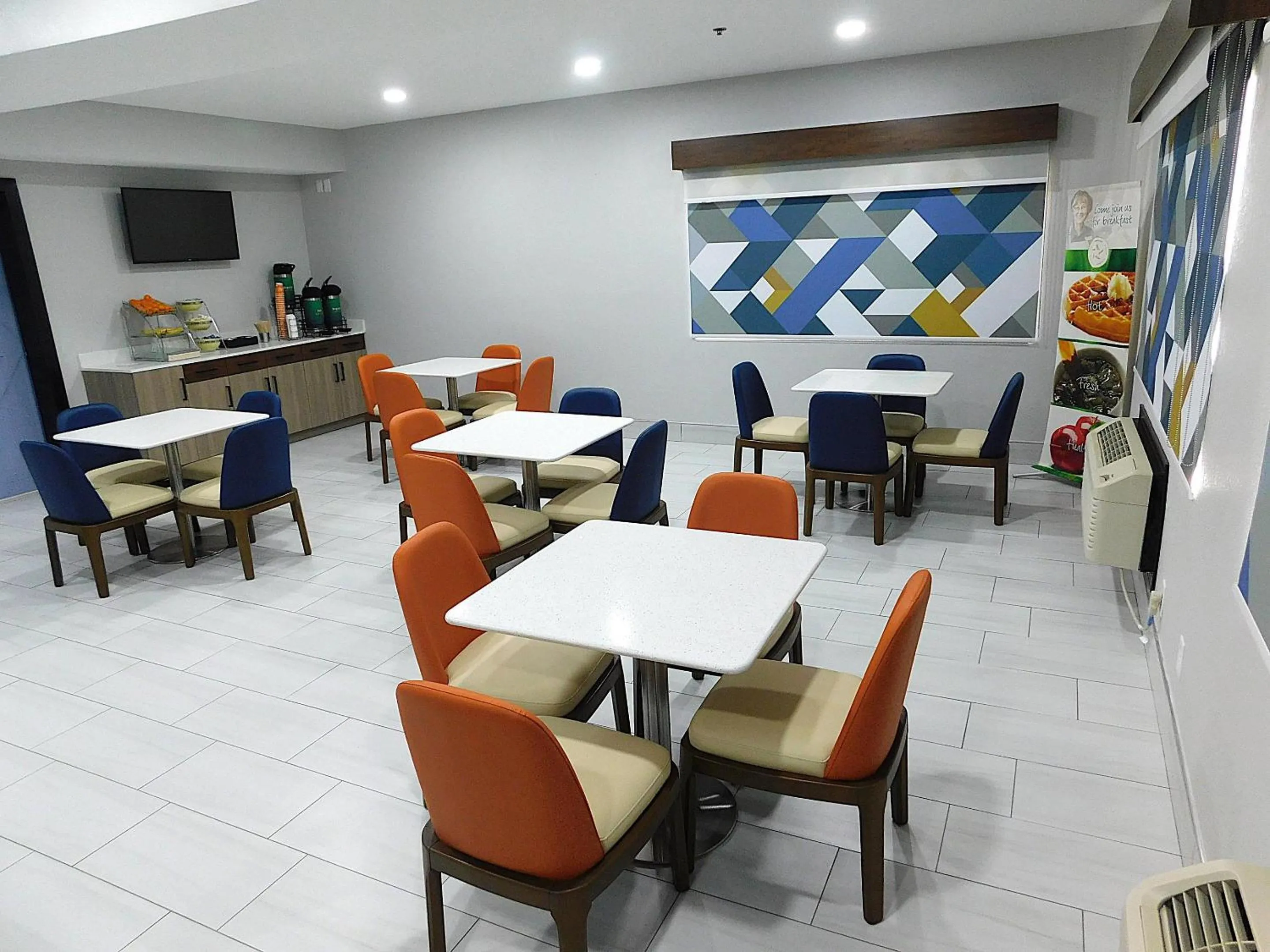 Breakfast in Quality Inn Pontiac