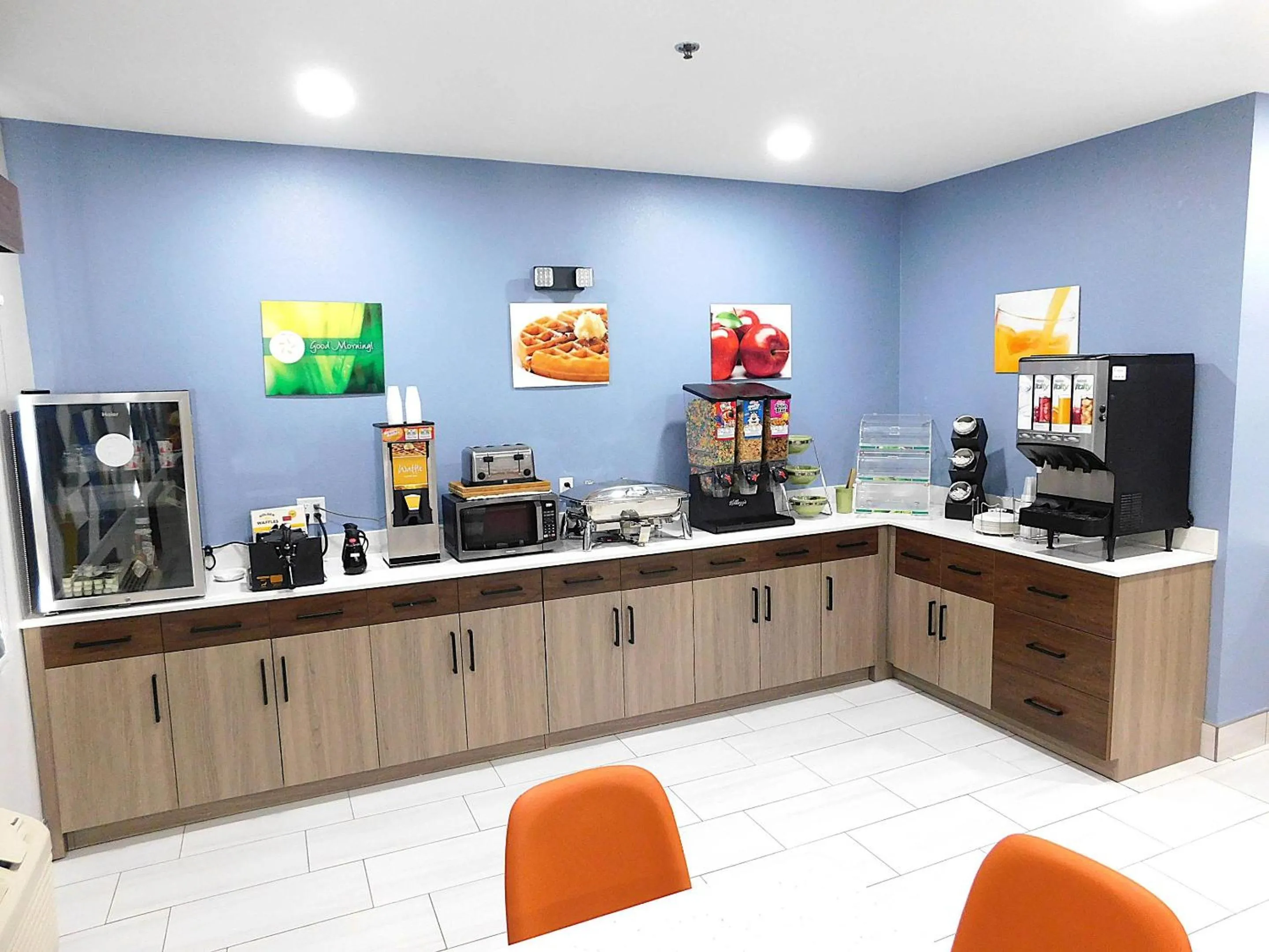 Breakfast in Quality Inn Pontiac