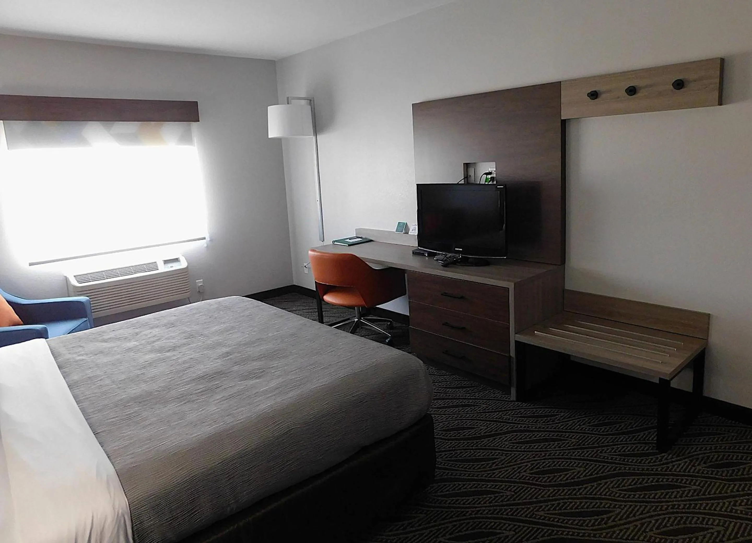 Bedroom, Bed in Quality Inn Pontiac