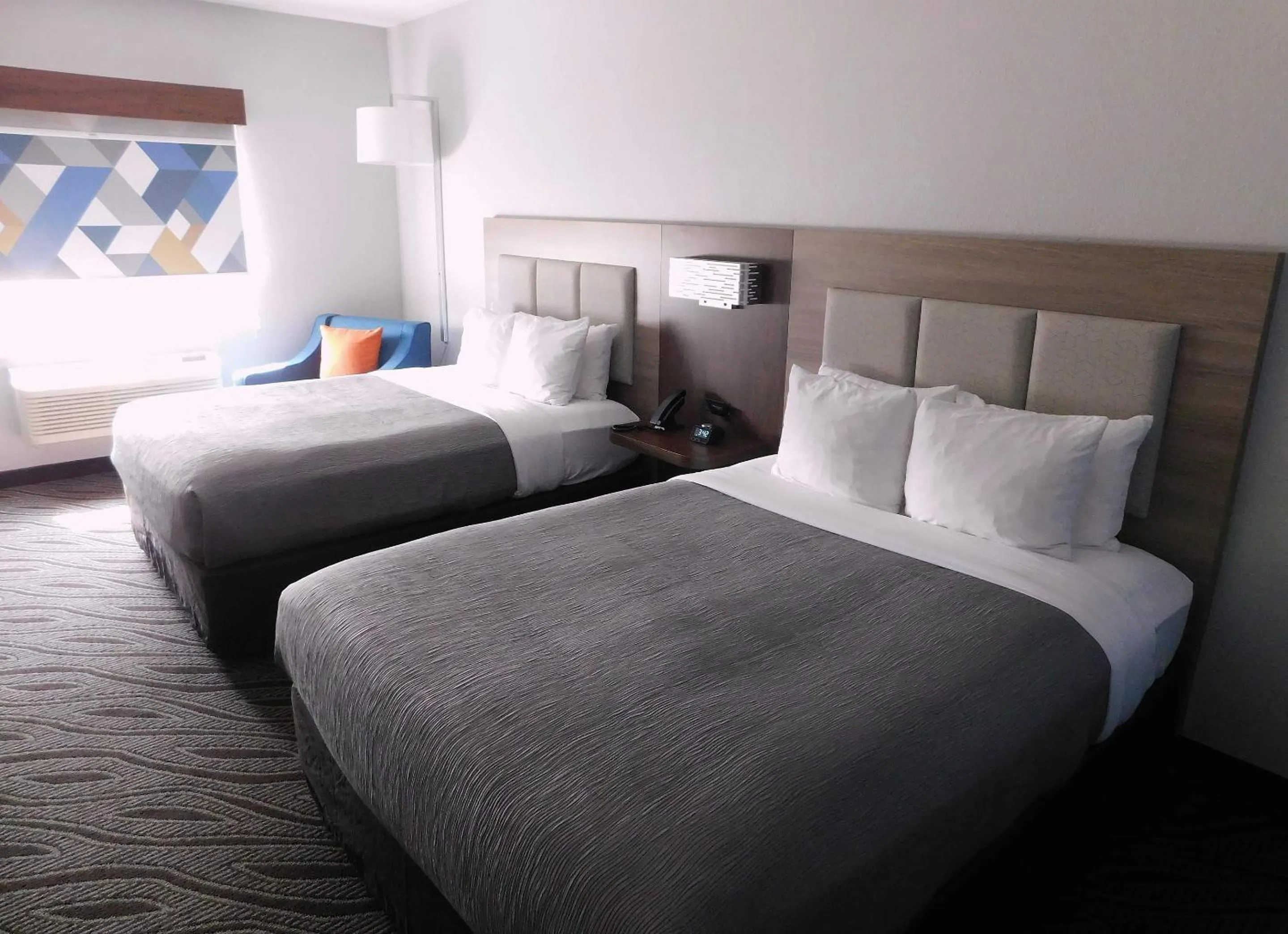 Bedroom, Bed in Quality Inn Pontiac