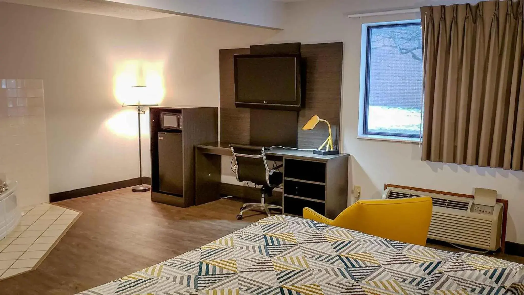 Spa and wellness centre/facilities, Bed in Motel 6-Kewanee, IL Spa and wellness centre/facilities, Bed in Motel 6-Kewanee, IL