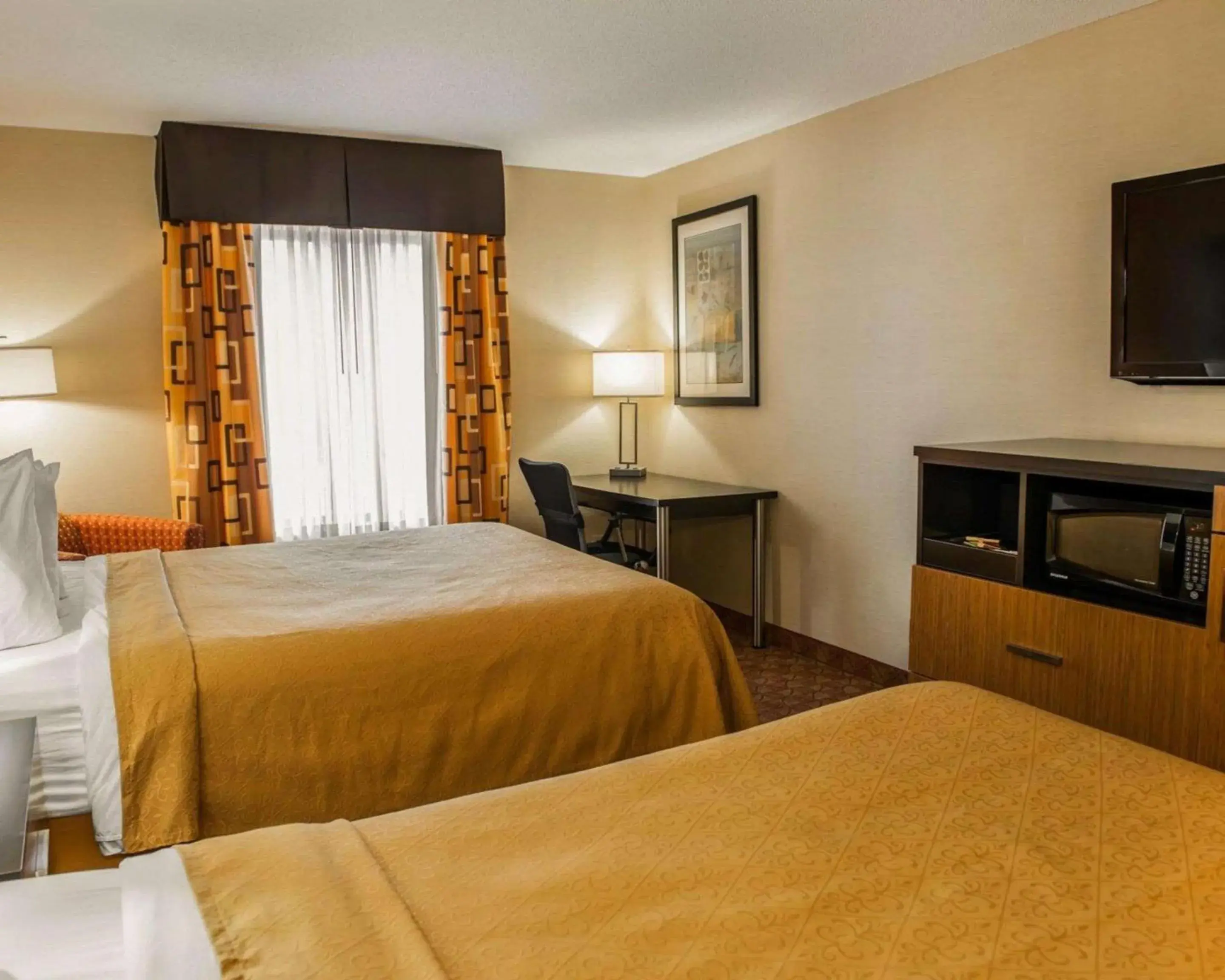 Photo of the whole room, Bed in Quality Inn Franklin I-65 Photo of the whole room, Bed in Quality Inn Franklin I-65