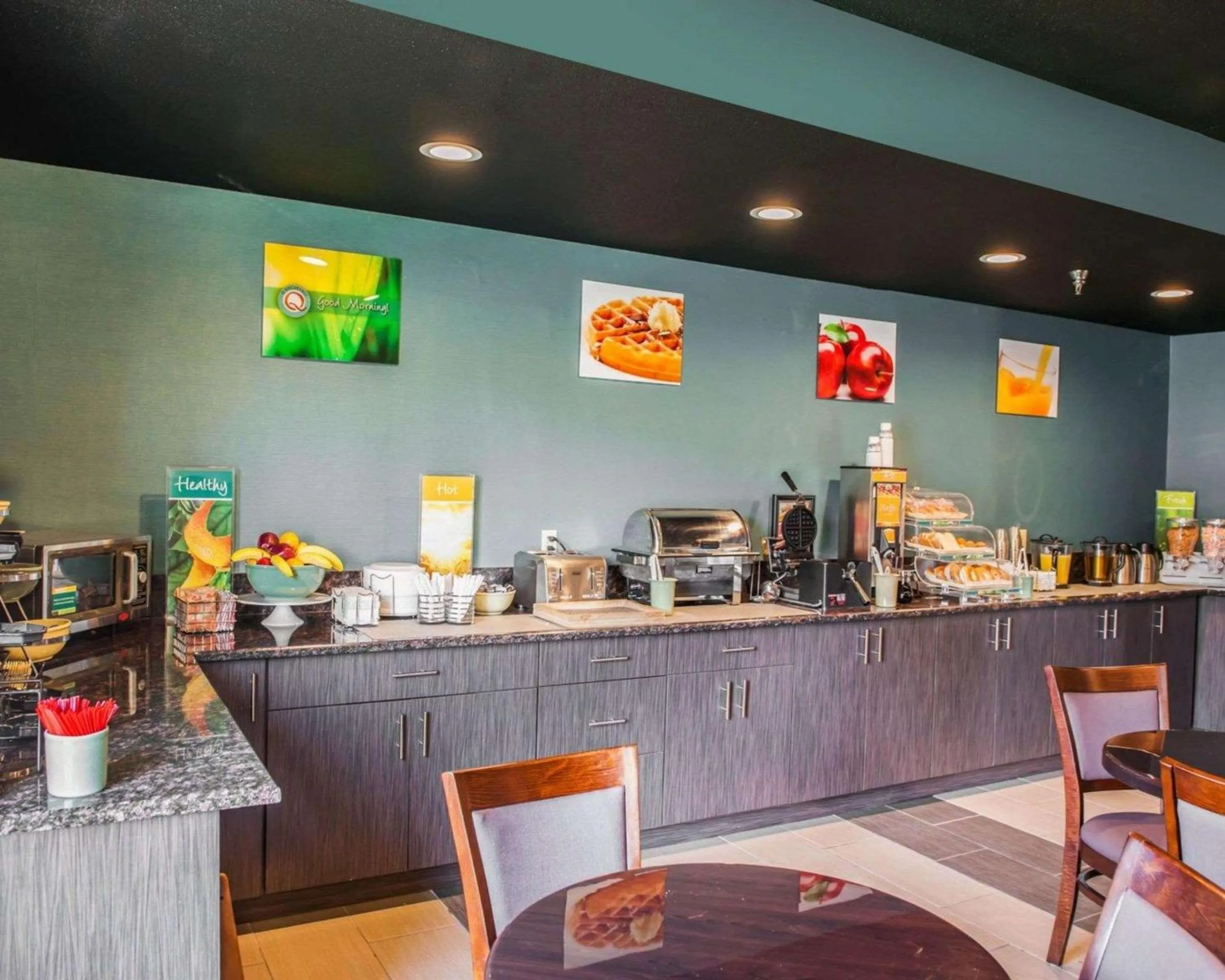 Restaurant/places to eat in Quality Inn Franklin I-65